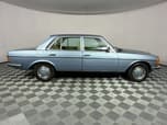 Mercedes-Benz W123 Shape Sedan