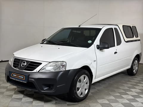 2021 Nissan NP200
