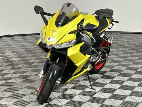 2021 Aprilia RS