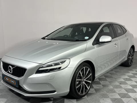 2019 Volvo V40