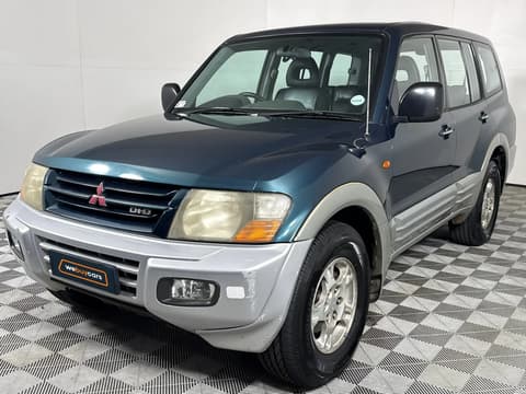2000 Mitsubishi Pajero