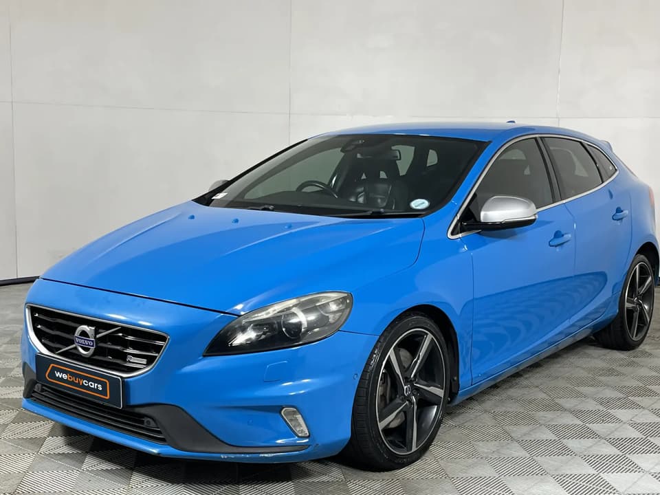 We Buy Cars | 2013 Volvo V40 — Stock Number B32310385