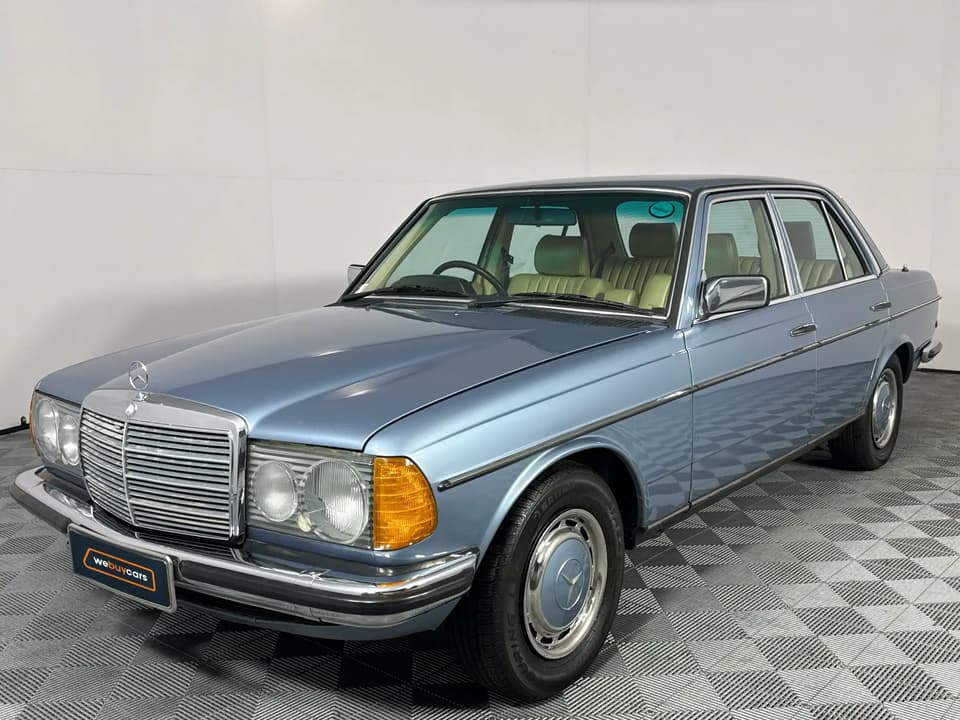 1986 Mercedes-Benz W123 Shape Sedan