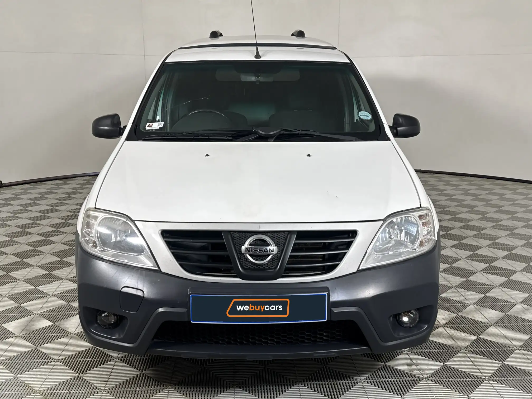 Nissan NP200