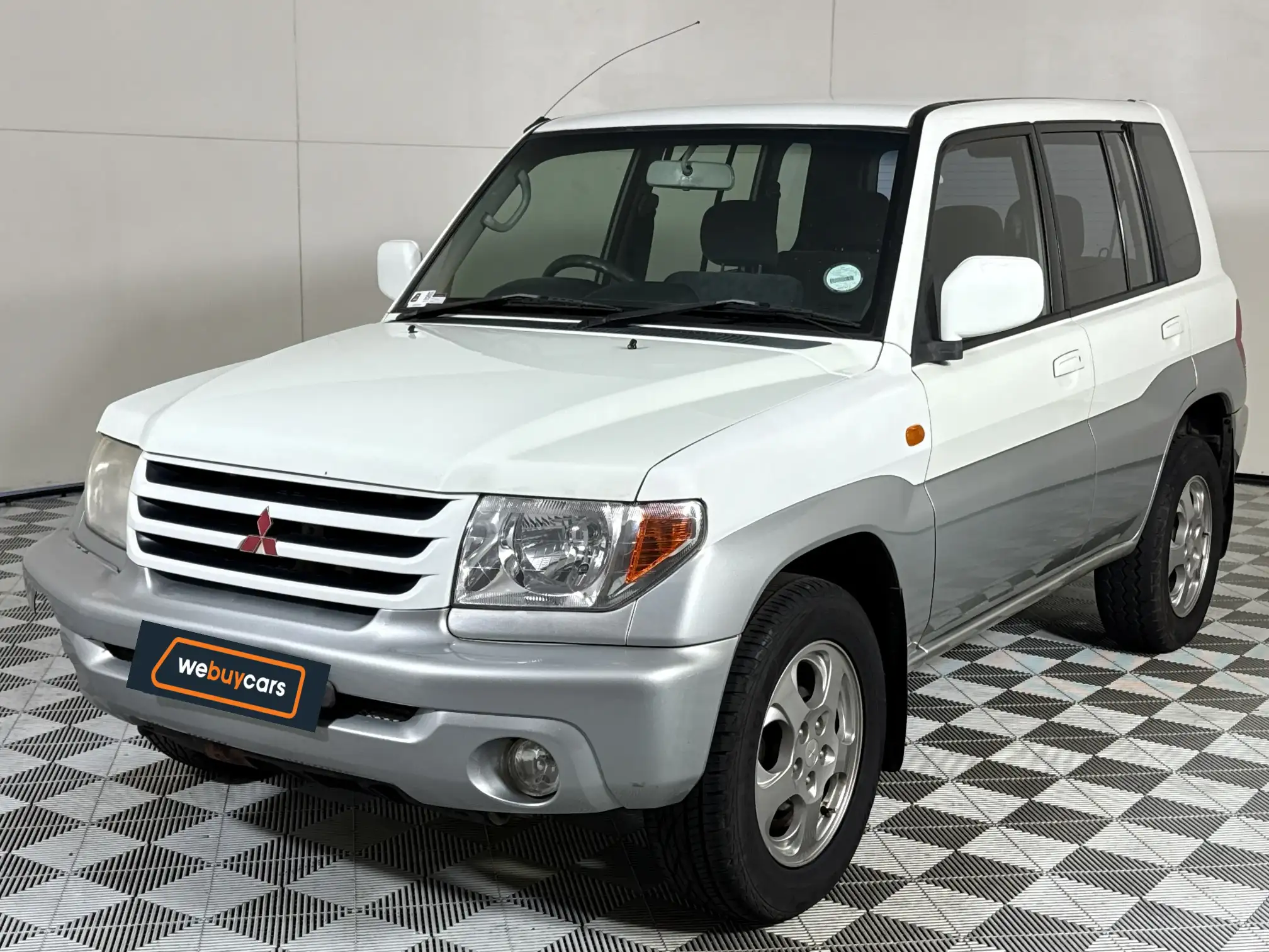 2003 Mitsubishi Pajero