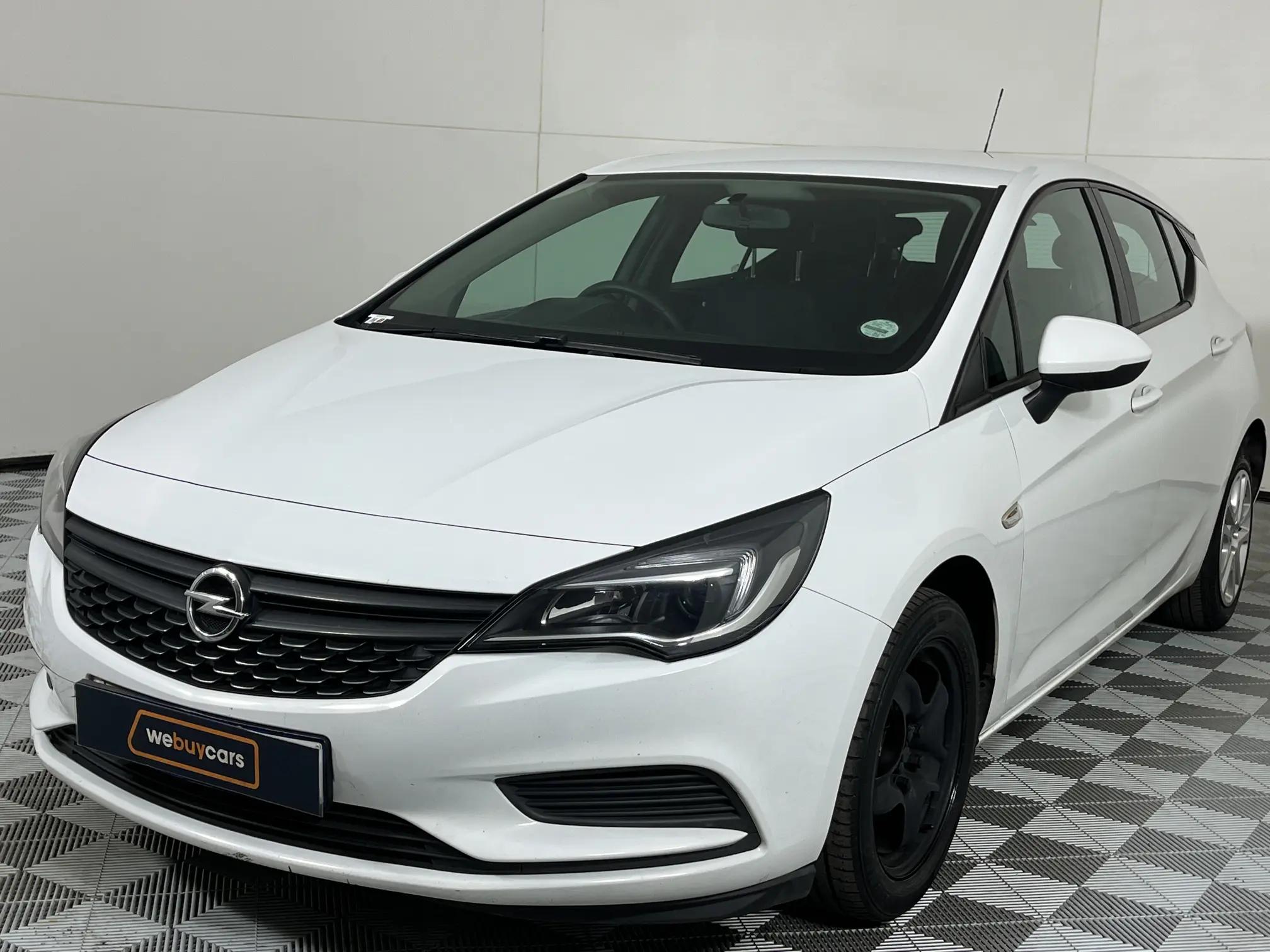 Opel Astra 1.0 T Essentia 5 Door