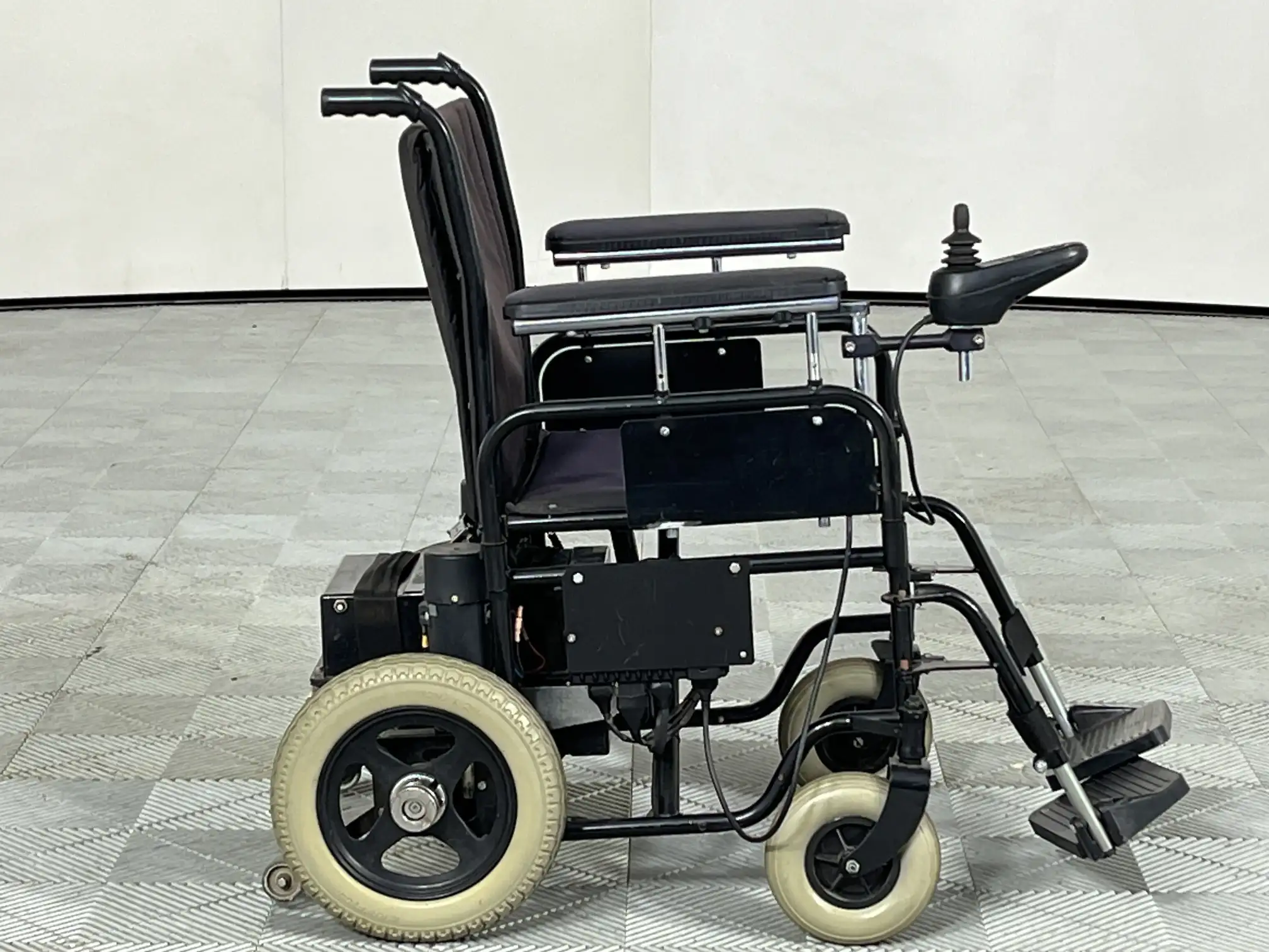2011 Wheelchair Electric