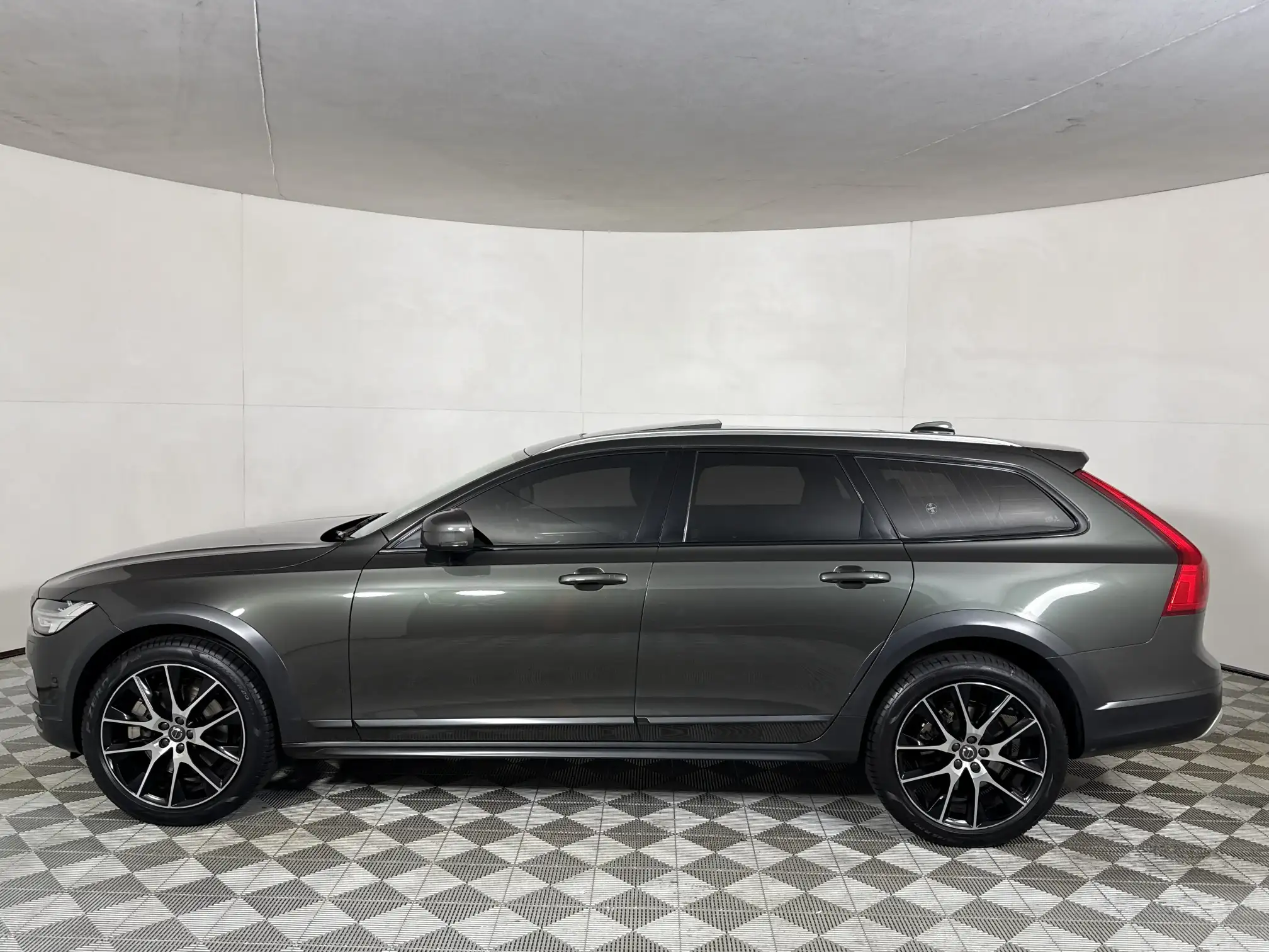 Volvo V90