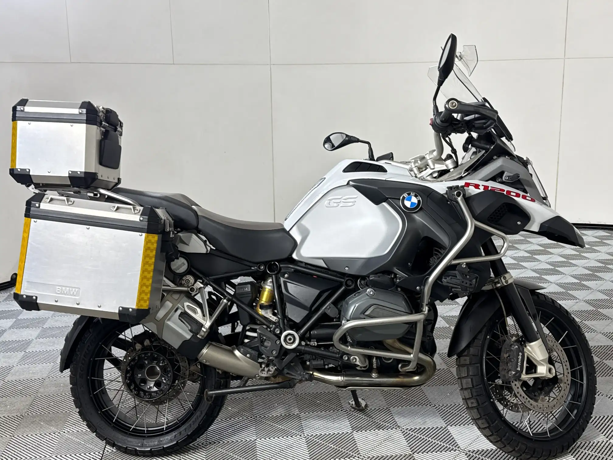 2016 BMW R Series