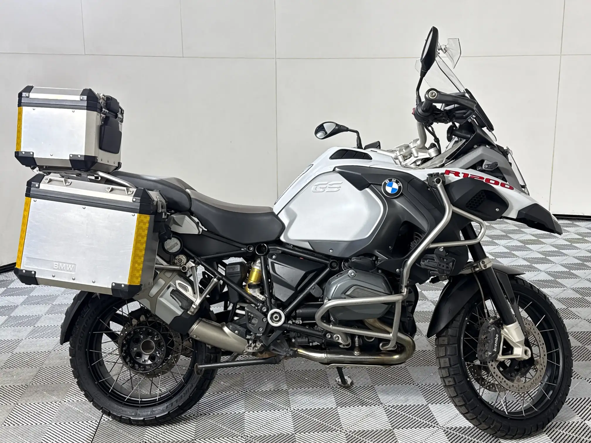 BMW R Series