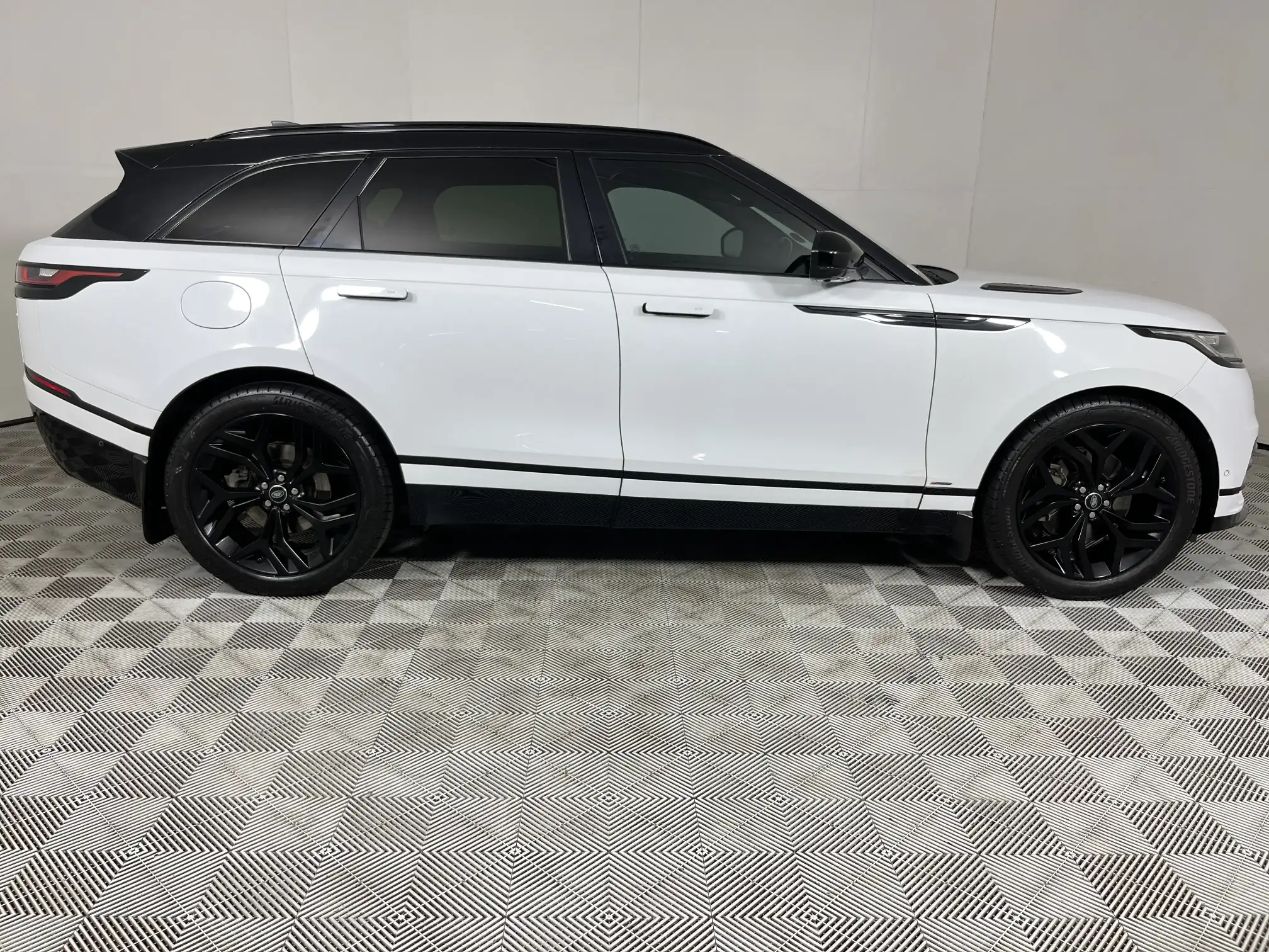 Land Rover Velar