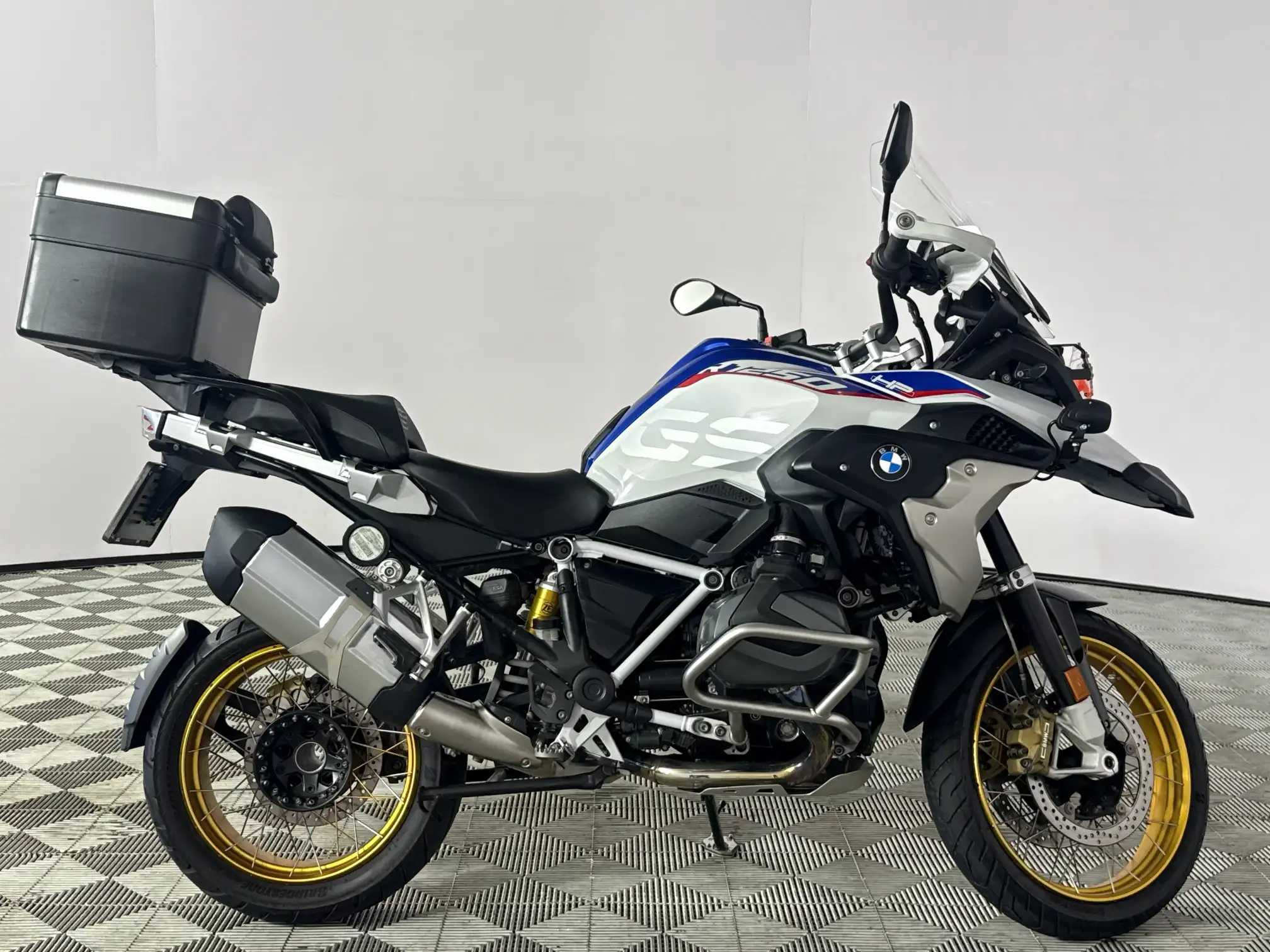 2021 BMW R Series