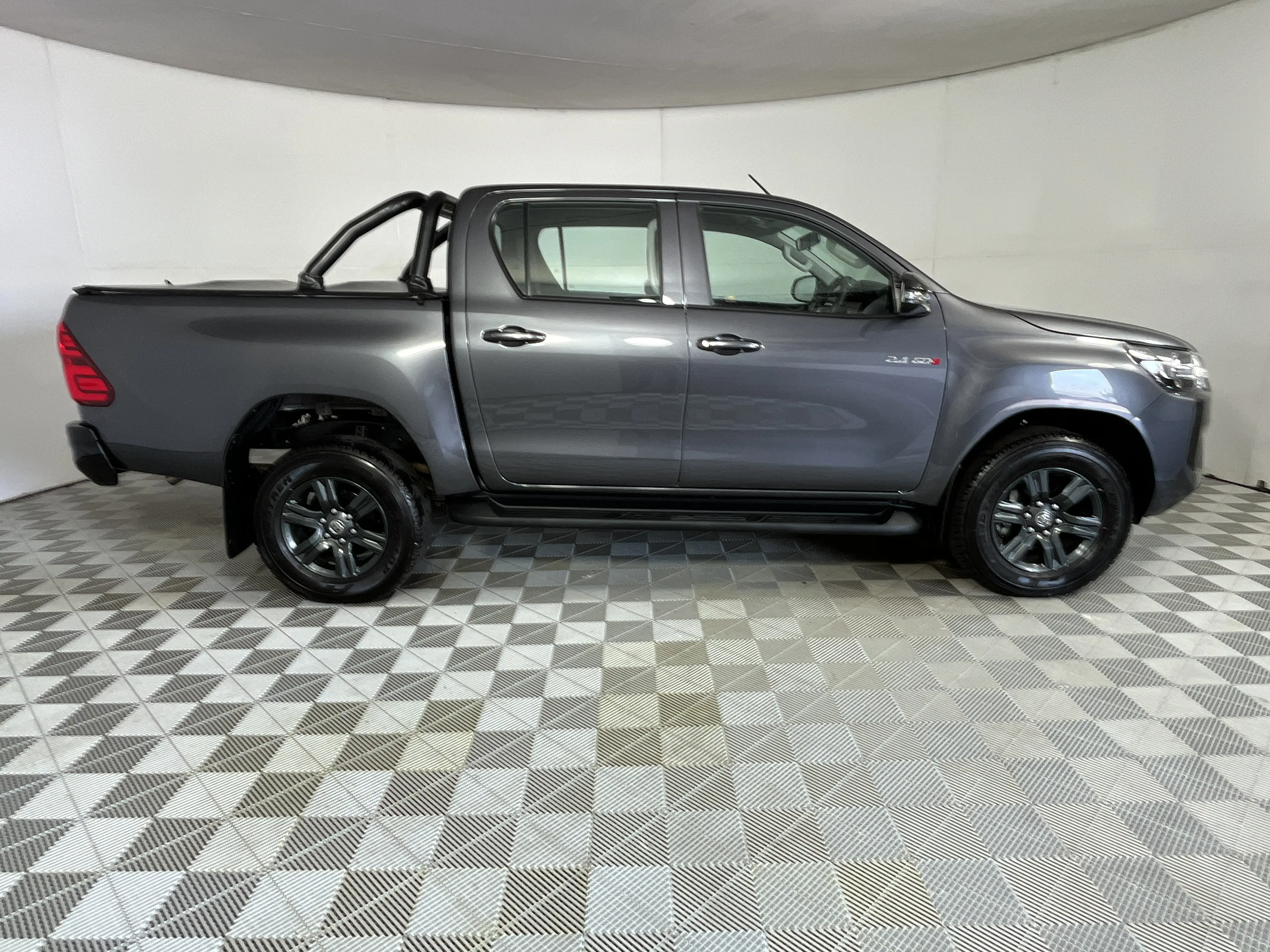 2025 Toyota Hilux 2.4 Gd-6 RB Raider Auto Pick Up Double Cab, photo 4