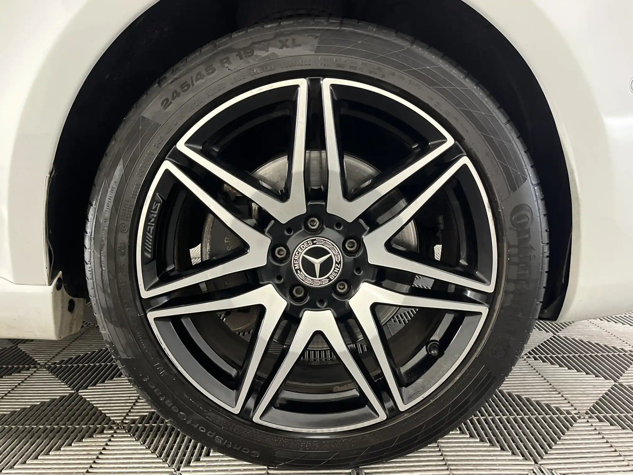 Mercedes-Benz V250