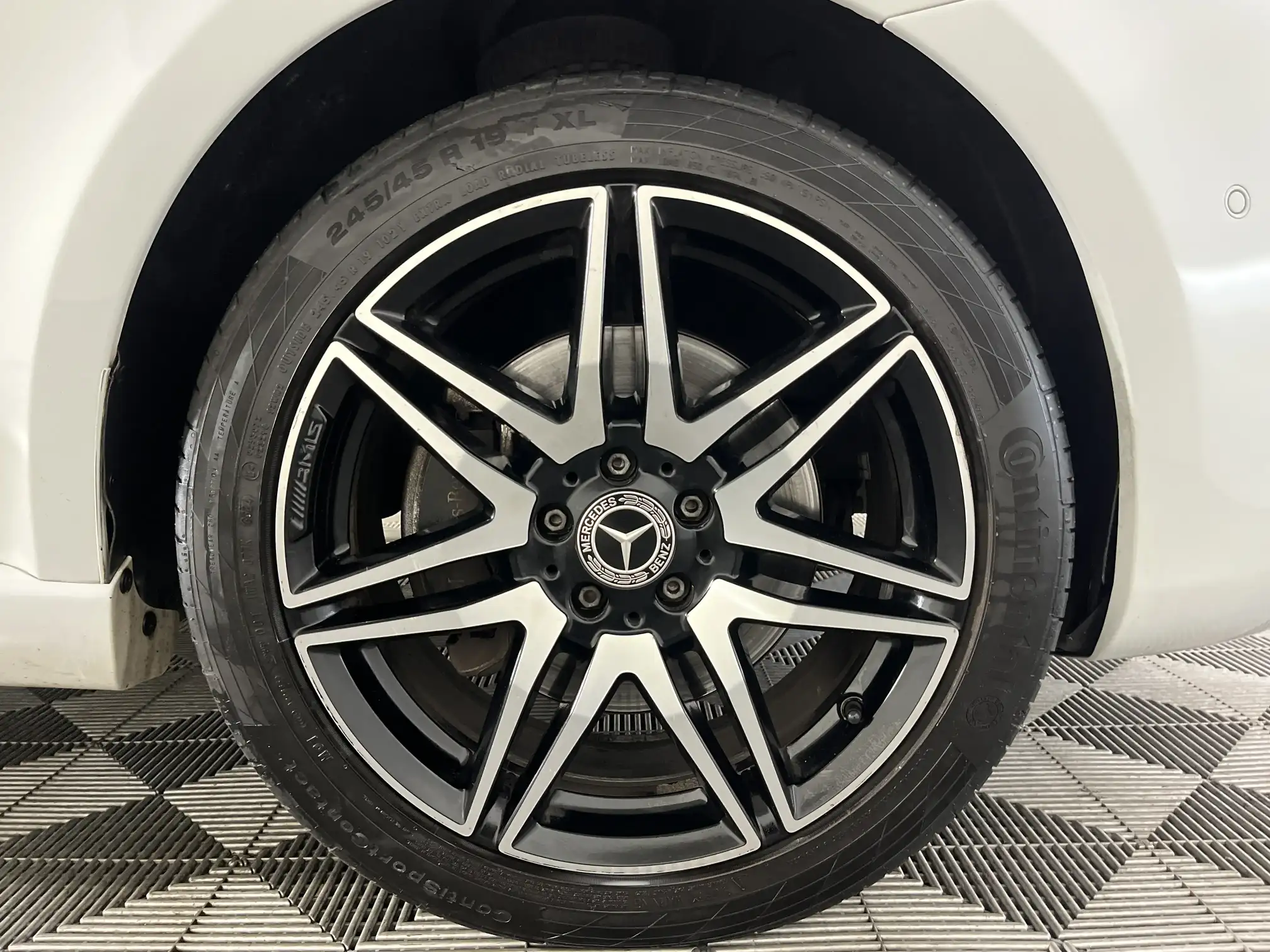 Mercedes-Benz V250