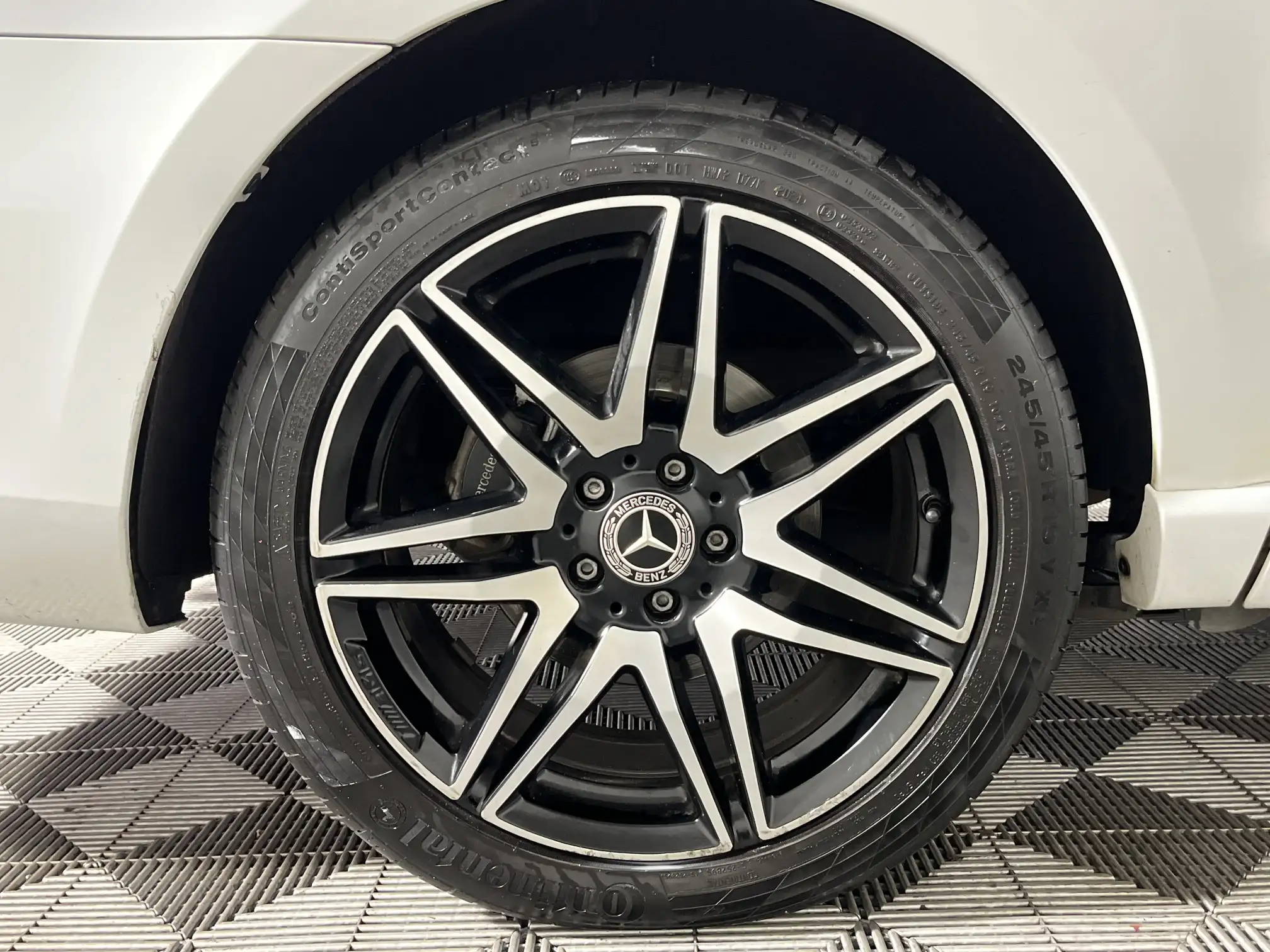 Mercedes-Benz V250