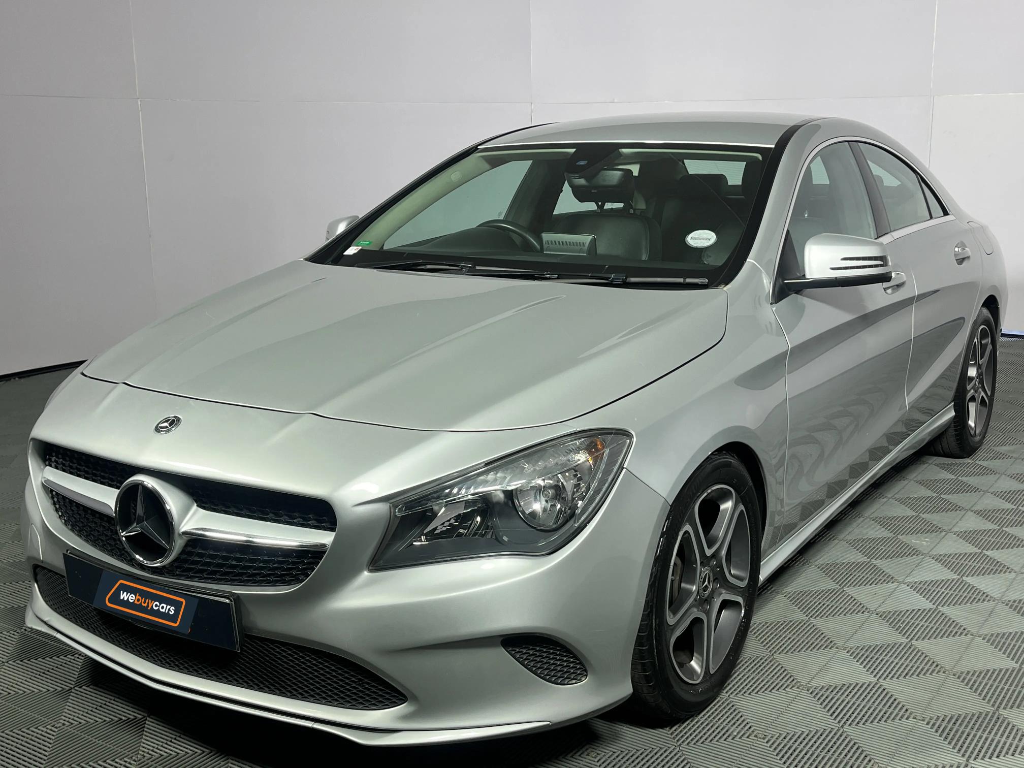 Mercedes Benz CLA 200 Auto ()