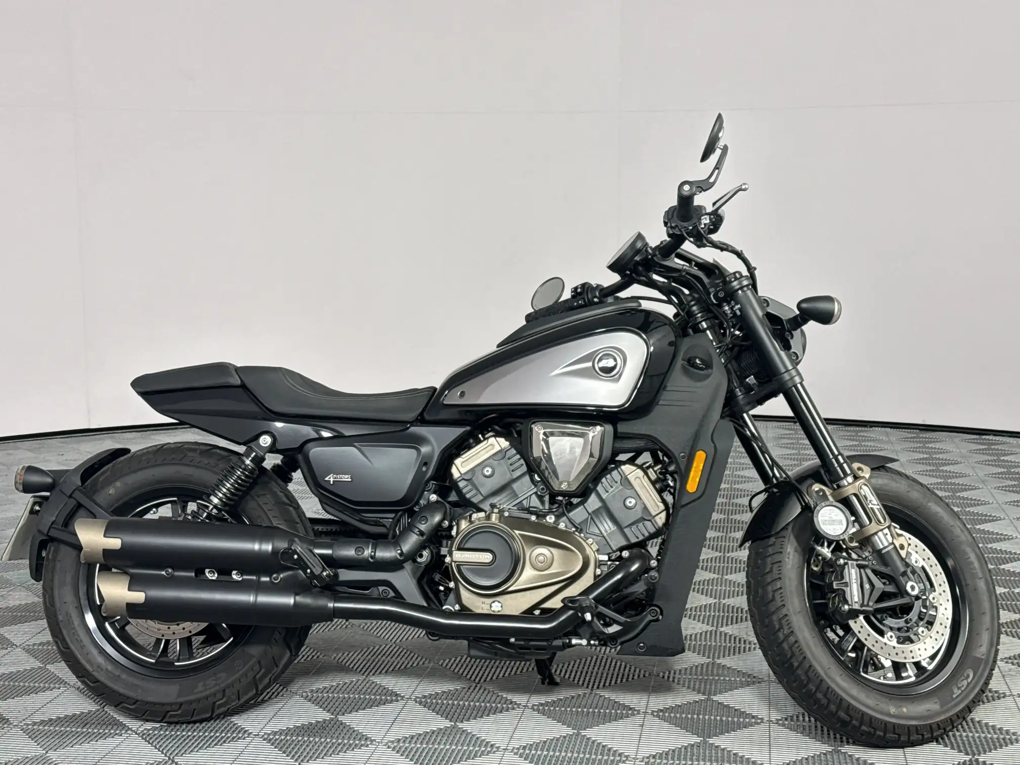 Multiple Motorcycle Manufacturers QJ