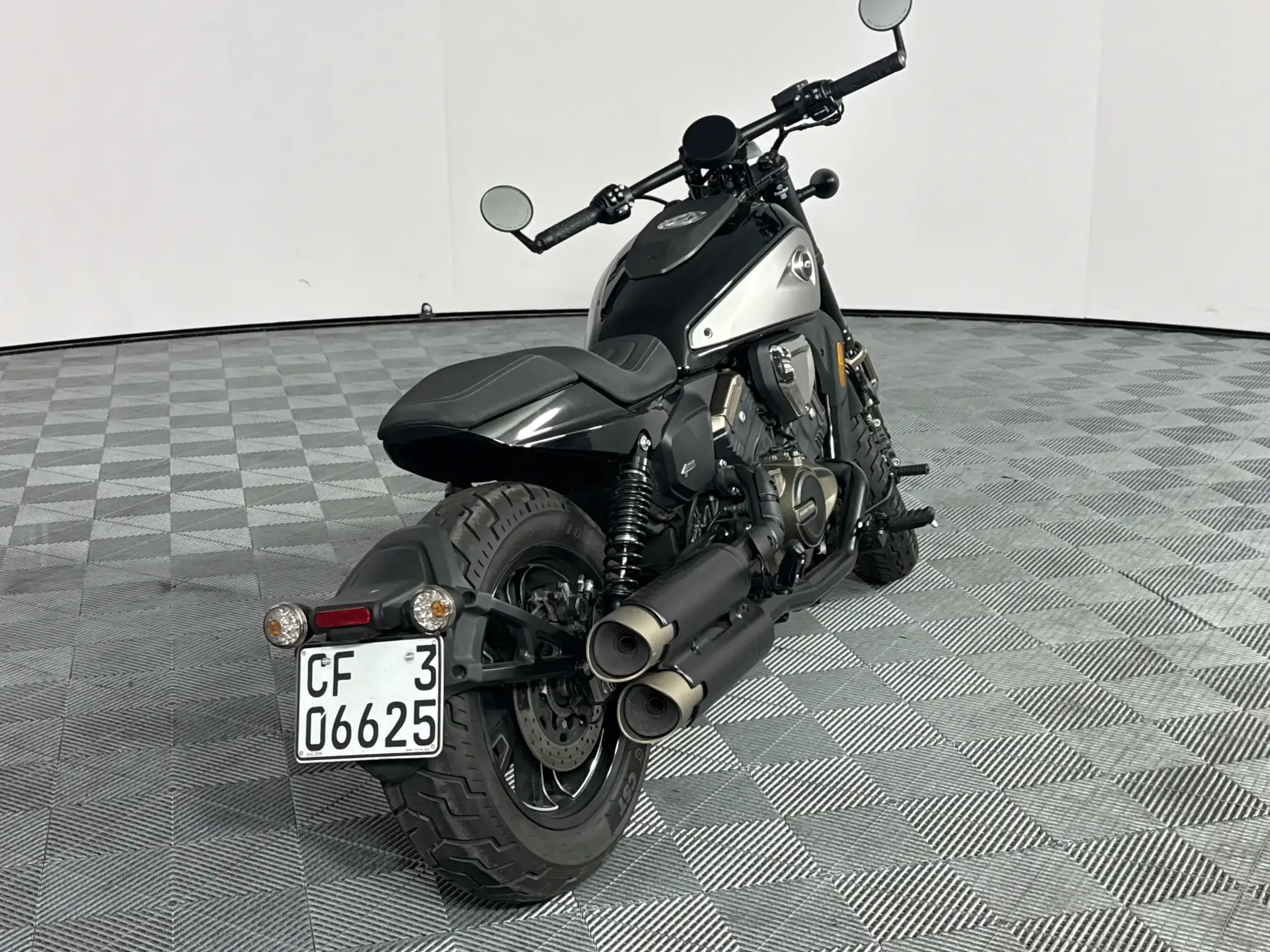 Multiple Motorcycle Manufacturers QJ
