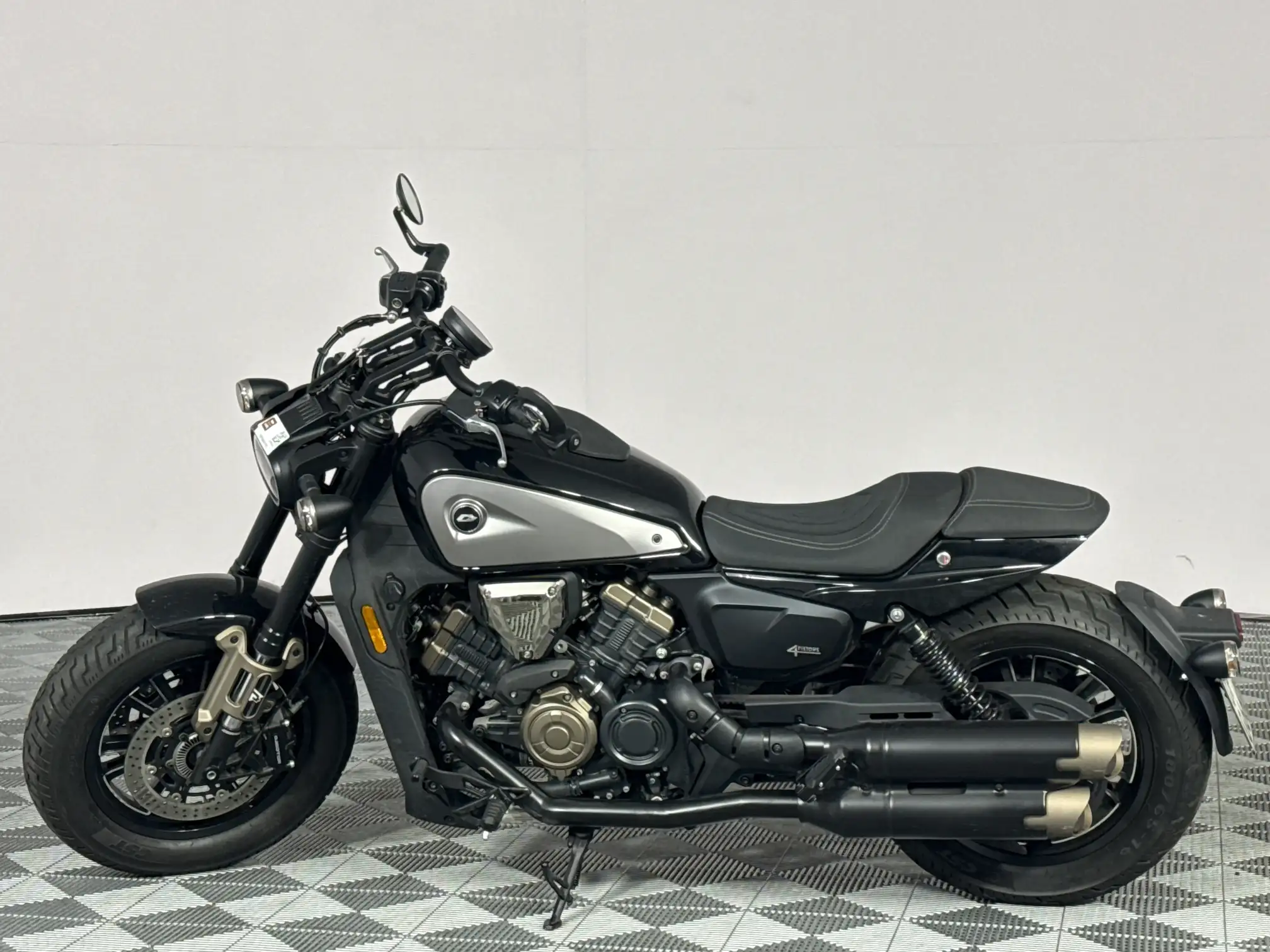 Multiple Motorcycle Manufacturers QJ