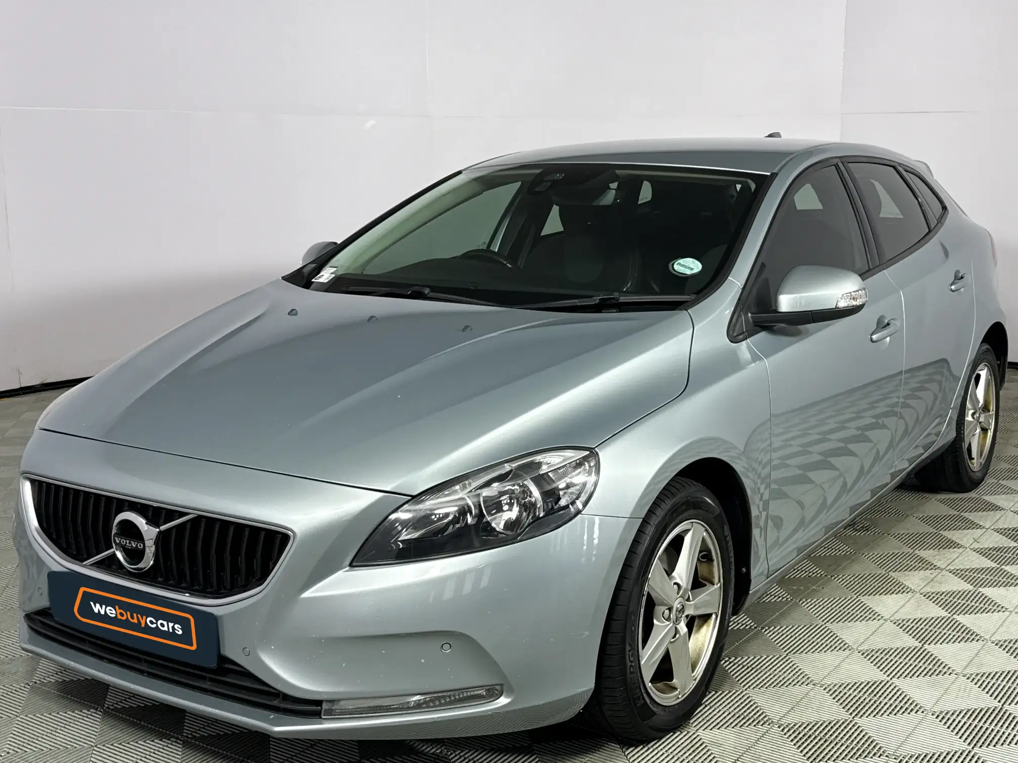 2017 Volvo V40