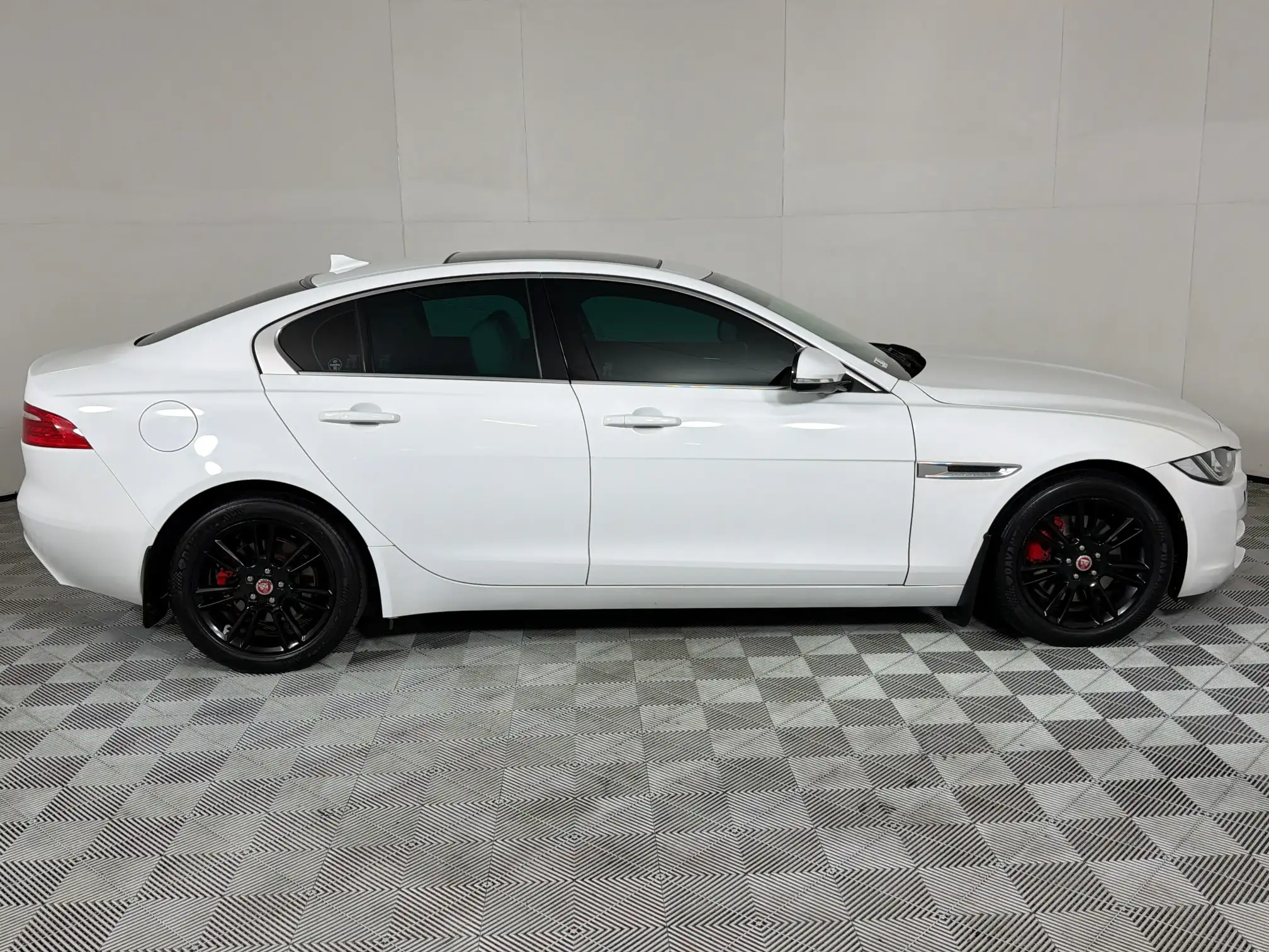 Jaguar XE