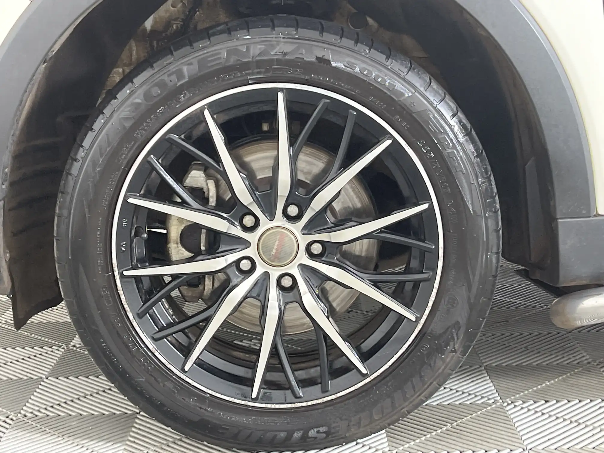 Mahindra Xuv300