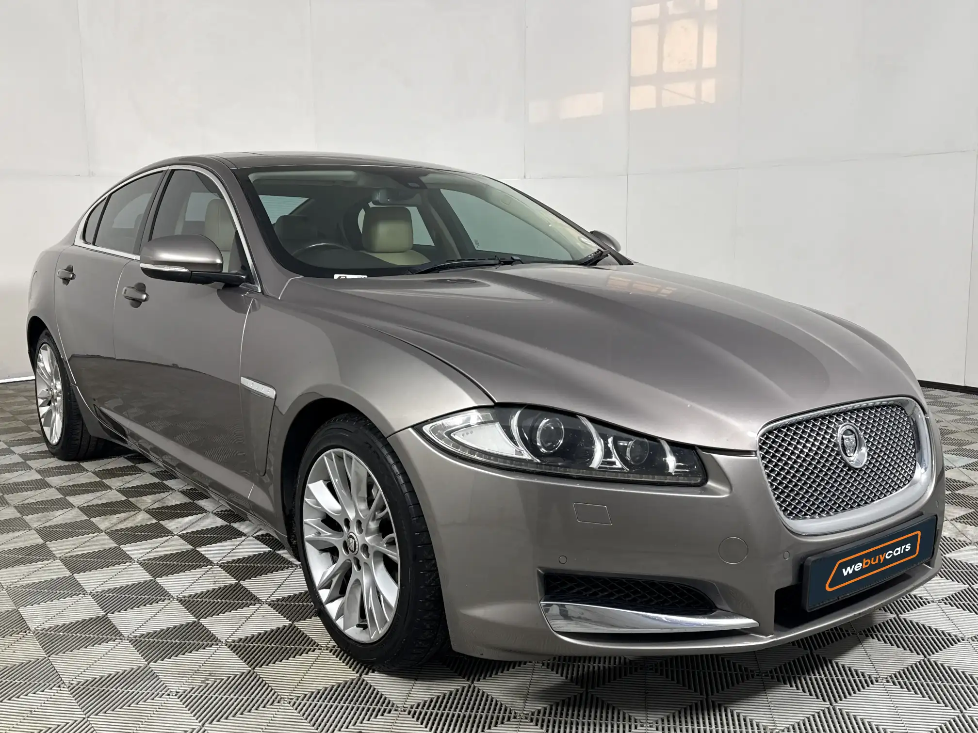 Jaguar XF