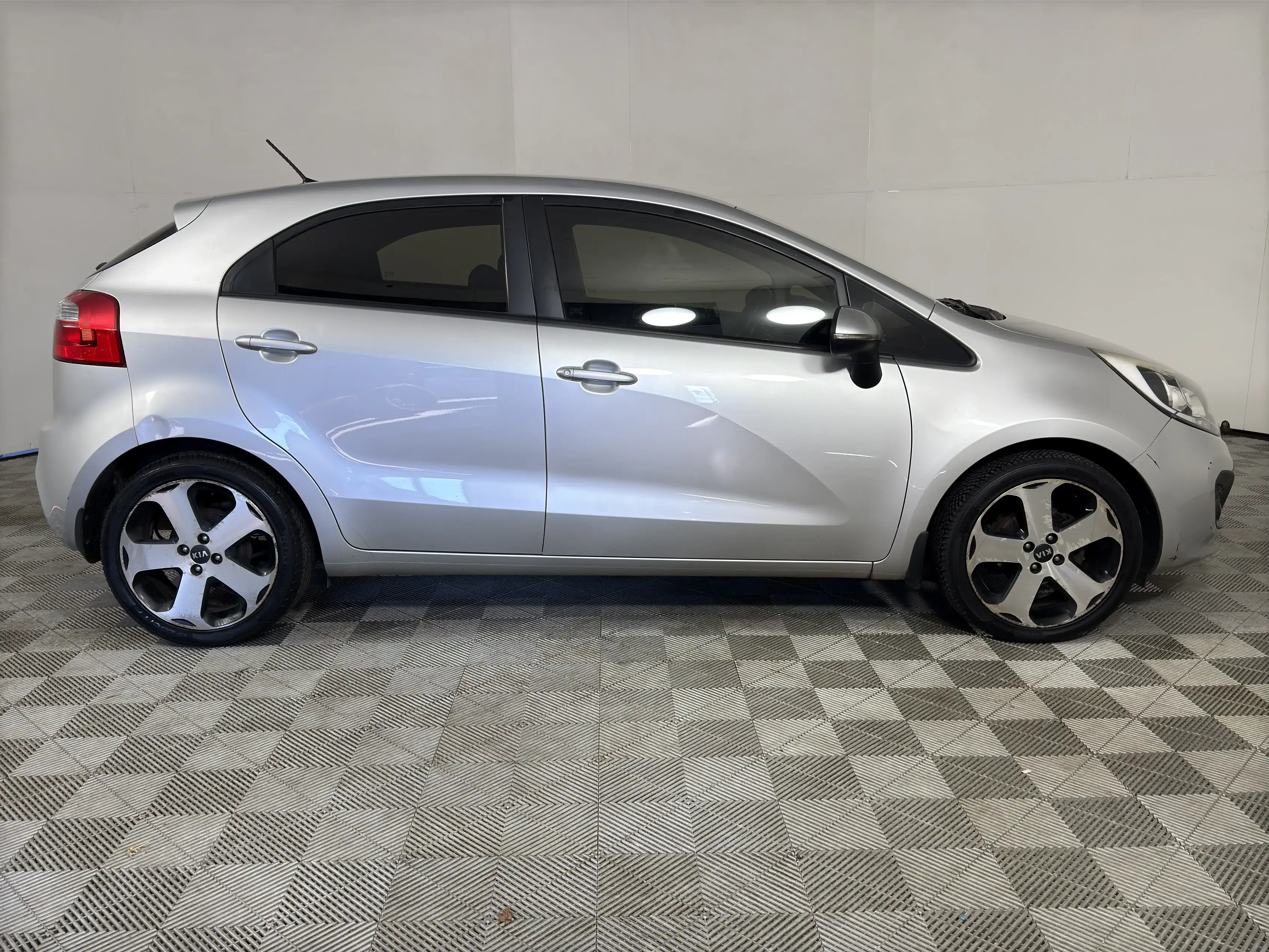We Buy Cars | 2012 KIA RIO — Stock Number 045202962