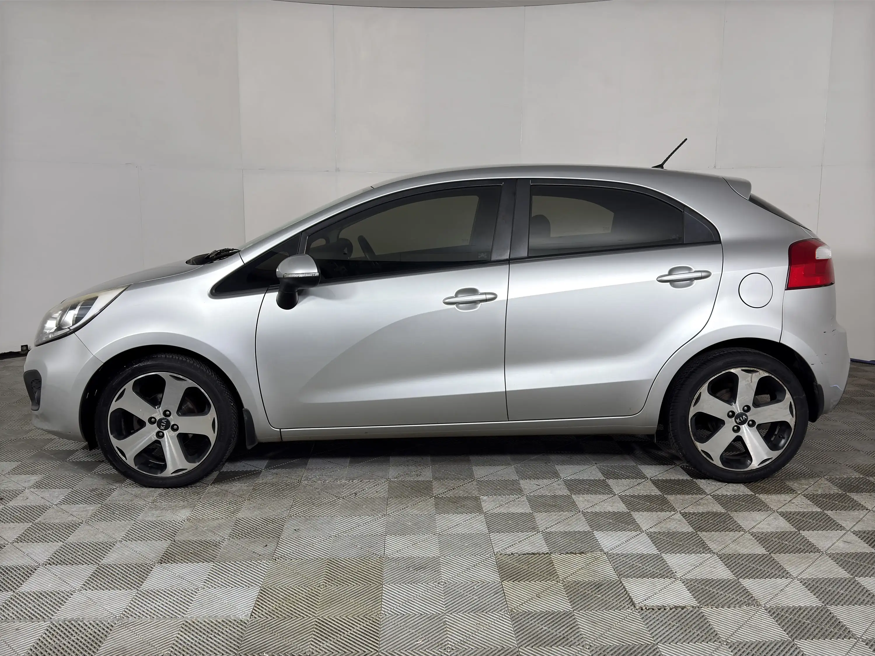 We Buy Cars | 2012 KIA RIO — Stock Number 045202962