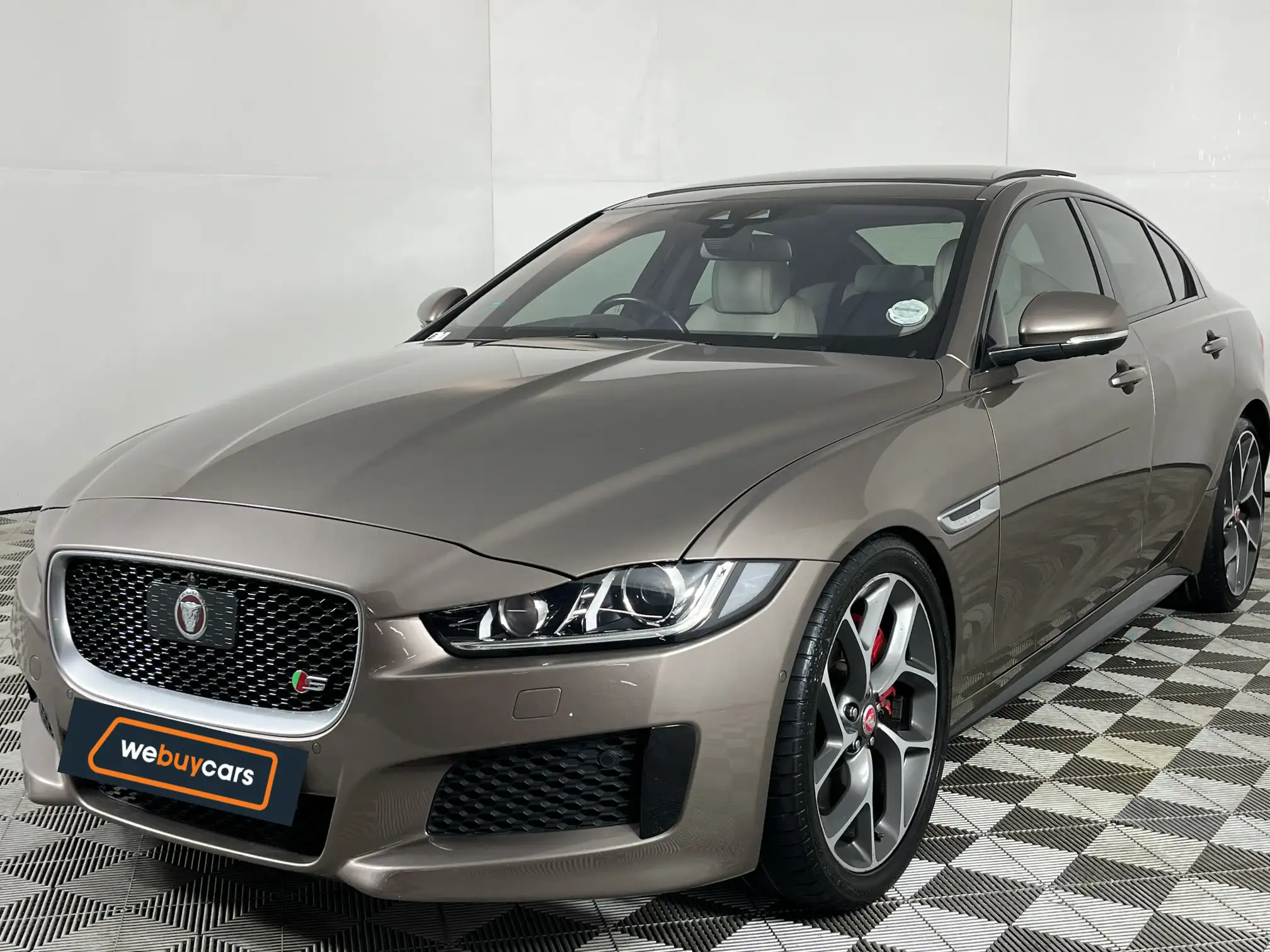 Jaguar XE