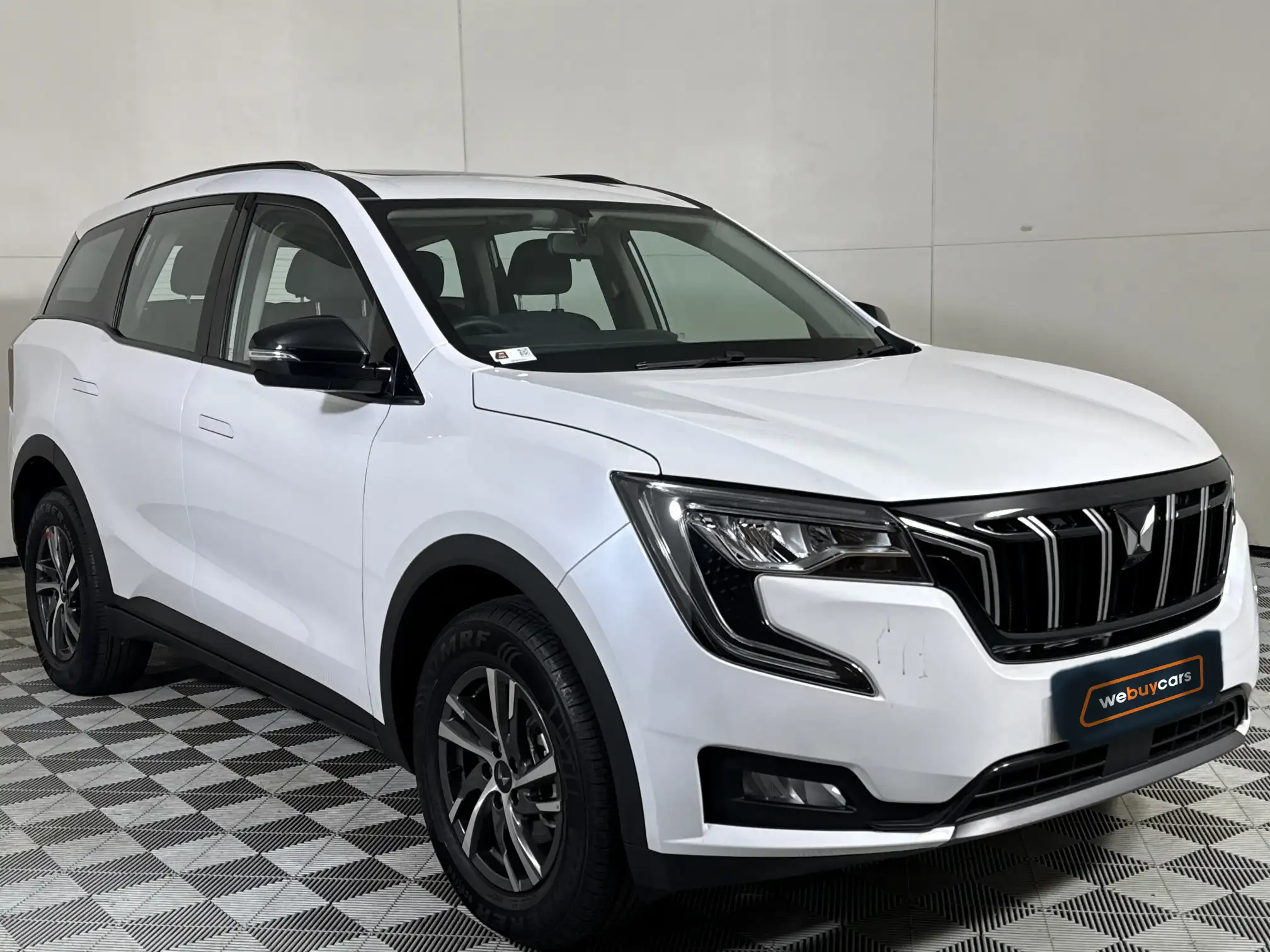 Mahindra XUV 700