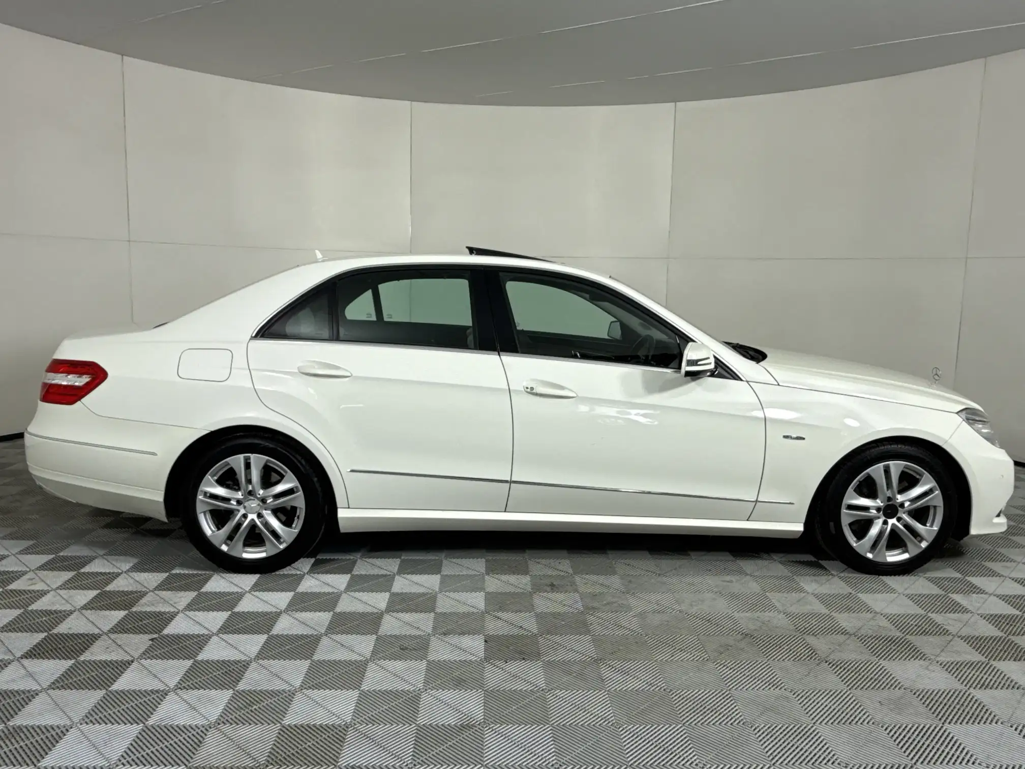 Mercedes-Benz E Class Sedan