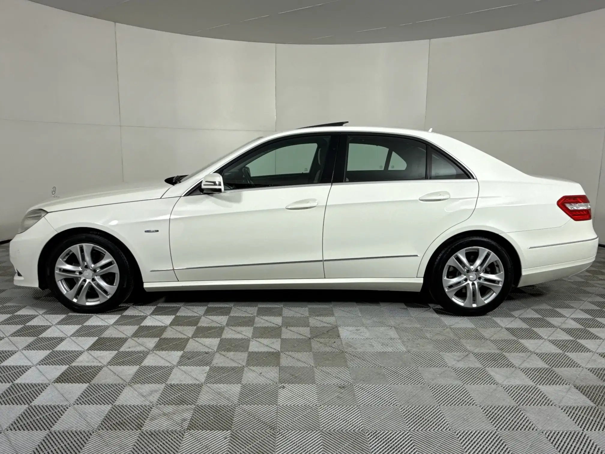 Mercedes-Benz E Class Sedan