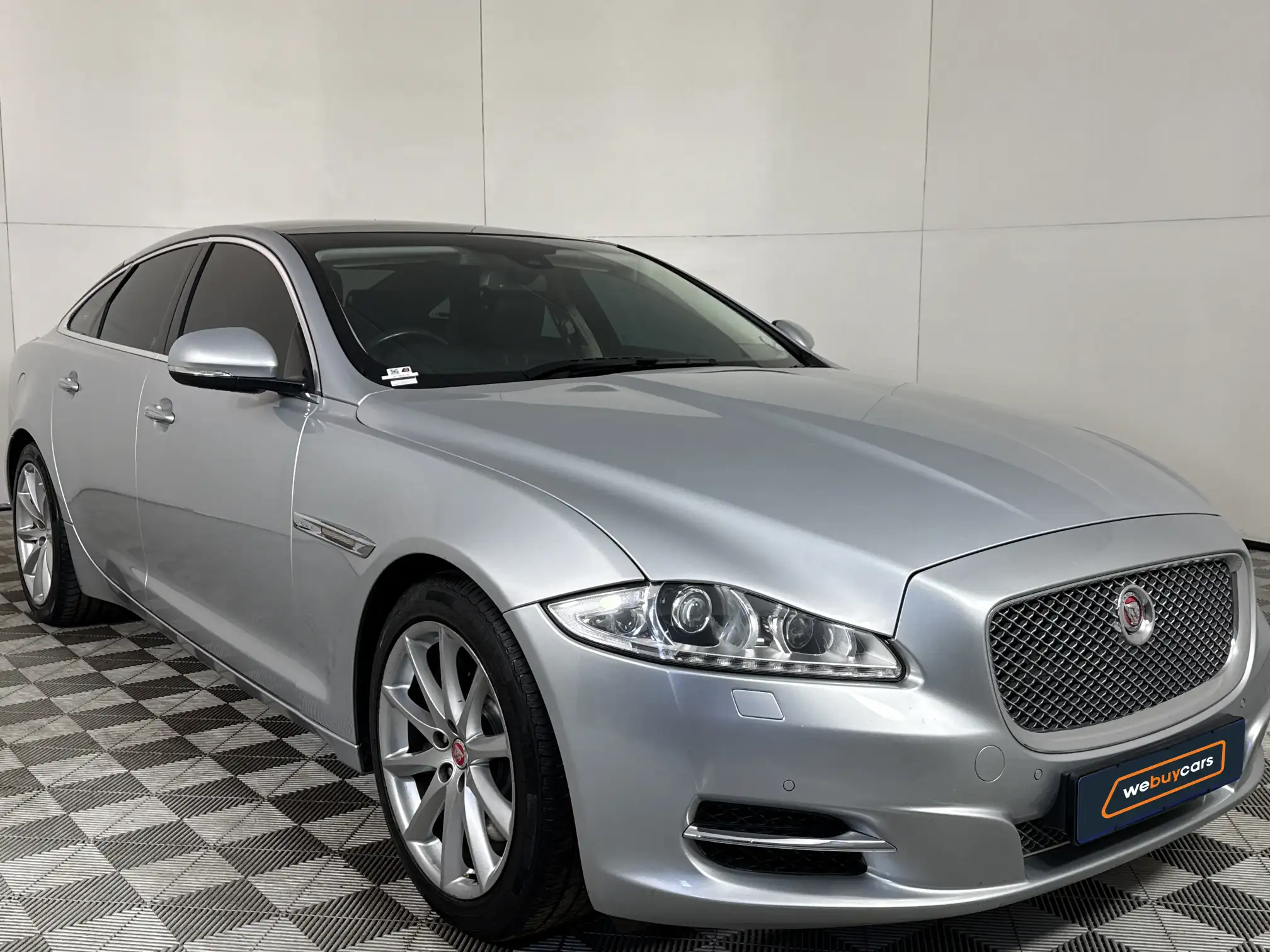 Jaguar XJ