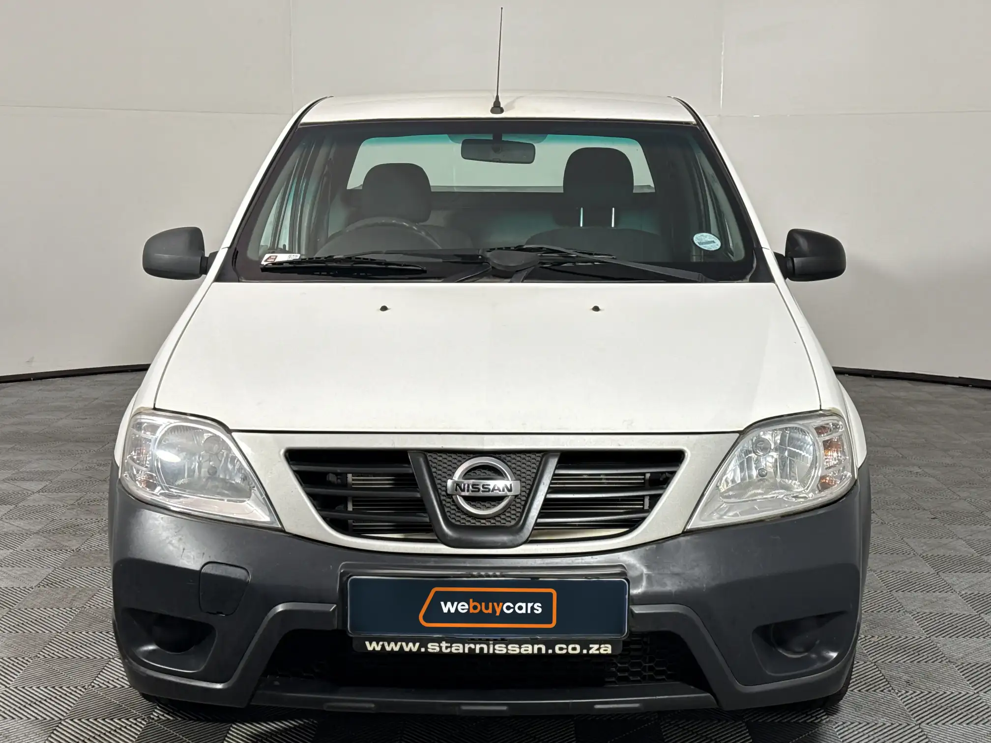 Nissan NP200