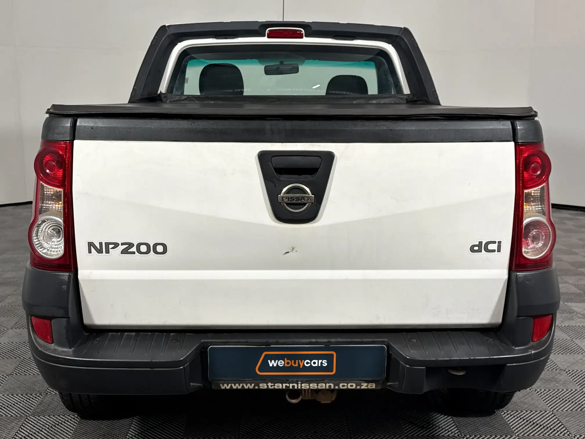 Nissan NP200