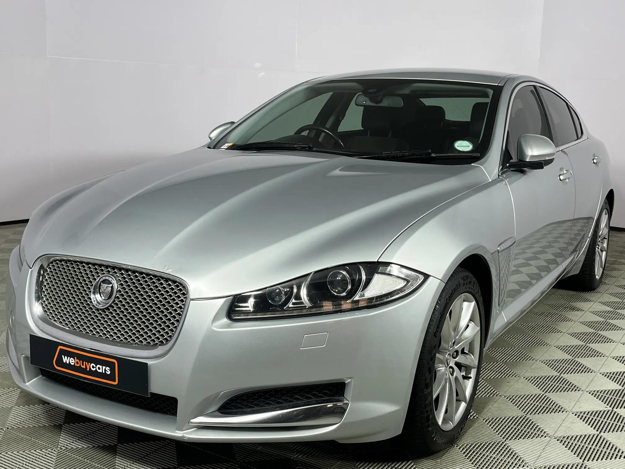 Jaguar XF 2.0 i4 Luxury