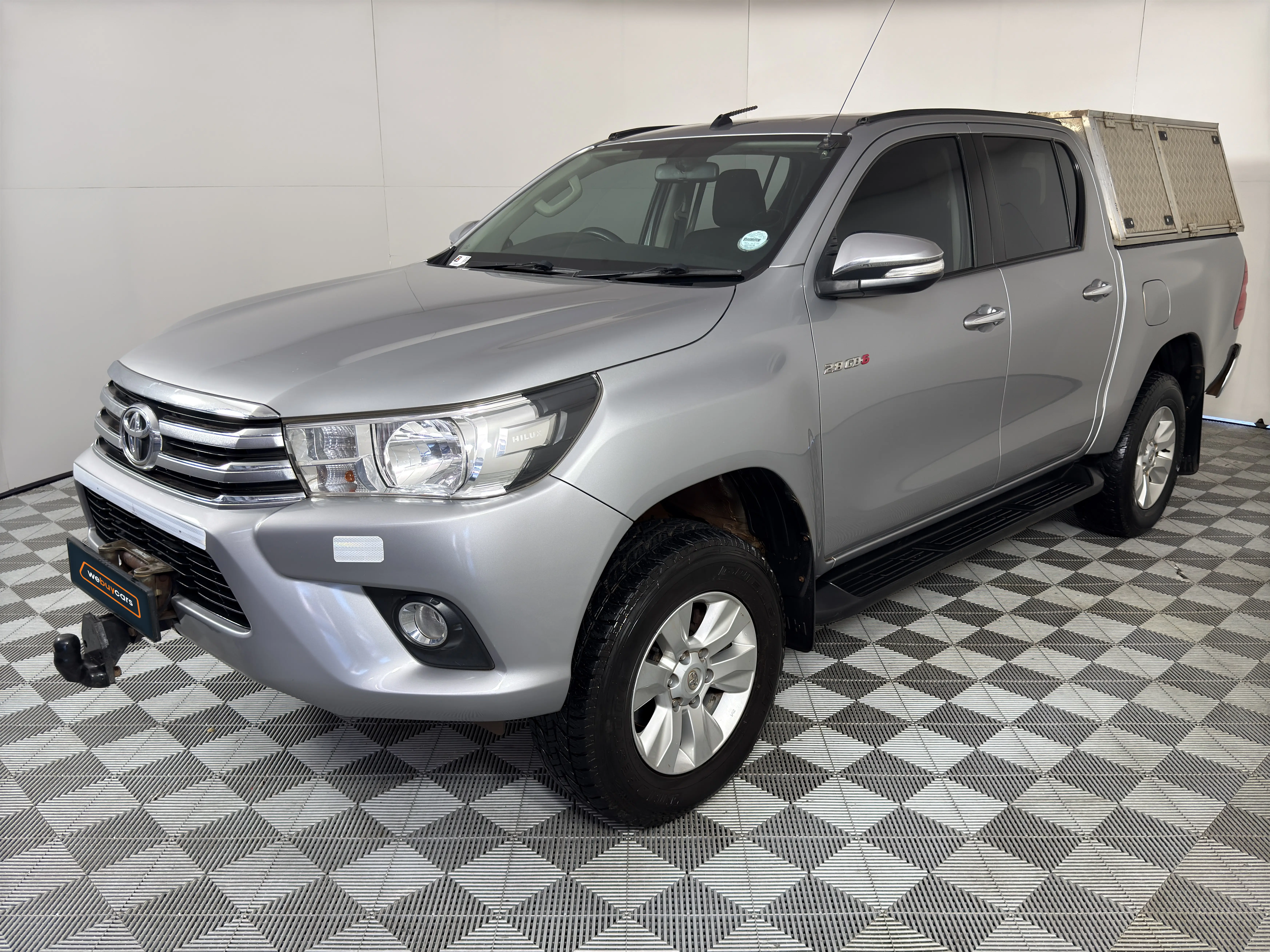 2016 Toyota Hilux 2.8 Gd-6 Raider 4x4 Auto Pick Up Double Cab