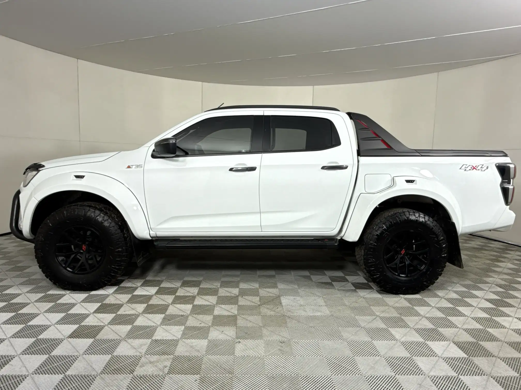 Isuzu D-MAX