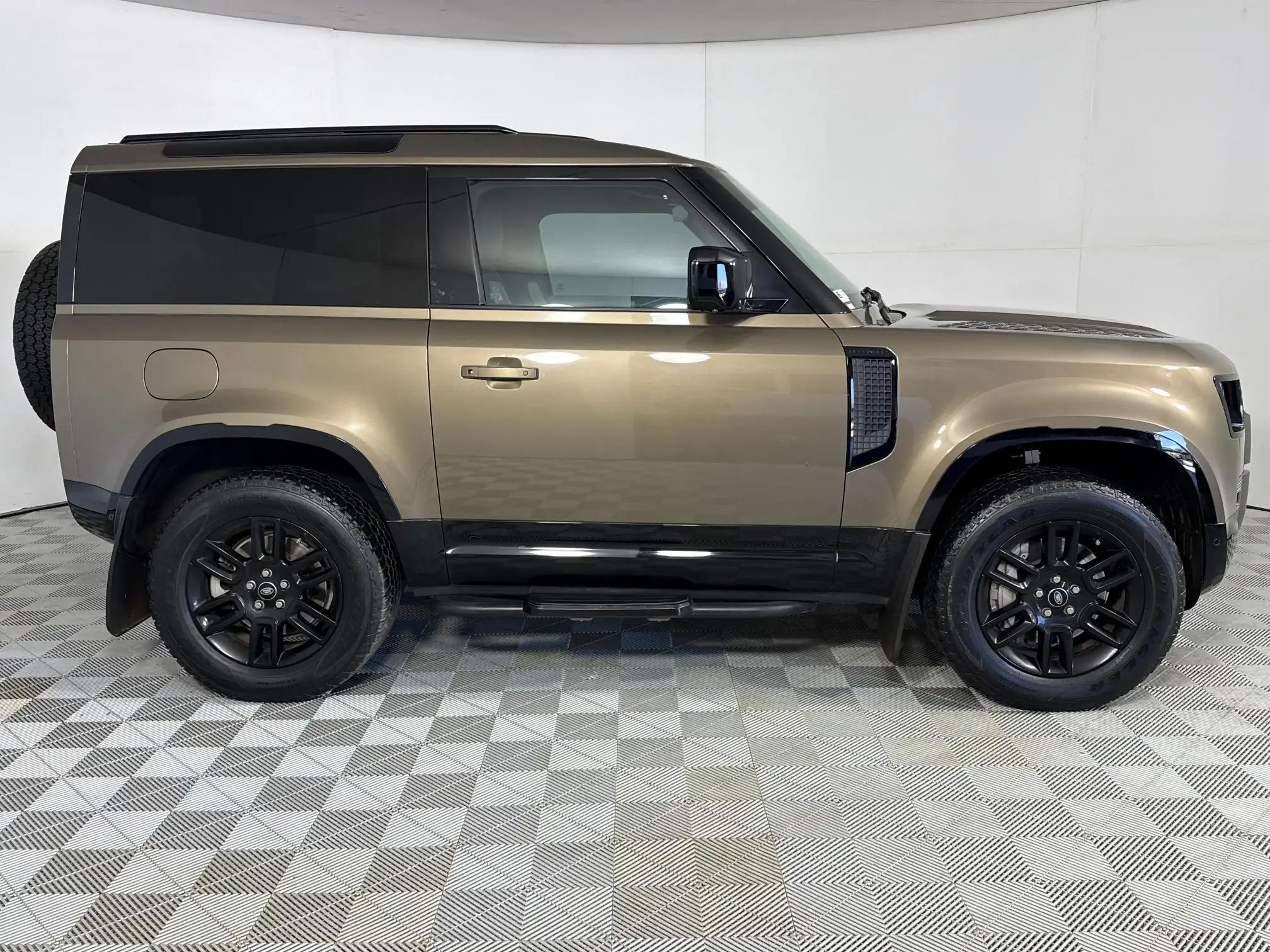 Land Rover Defender 90