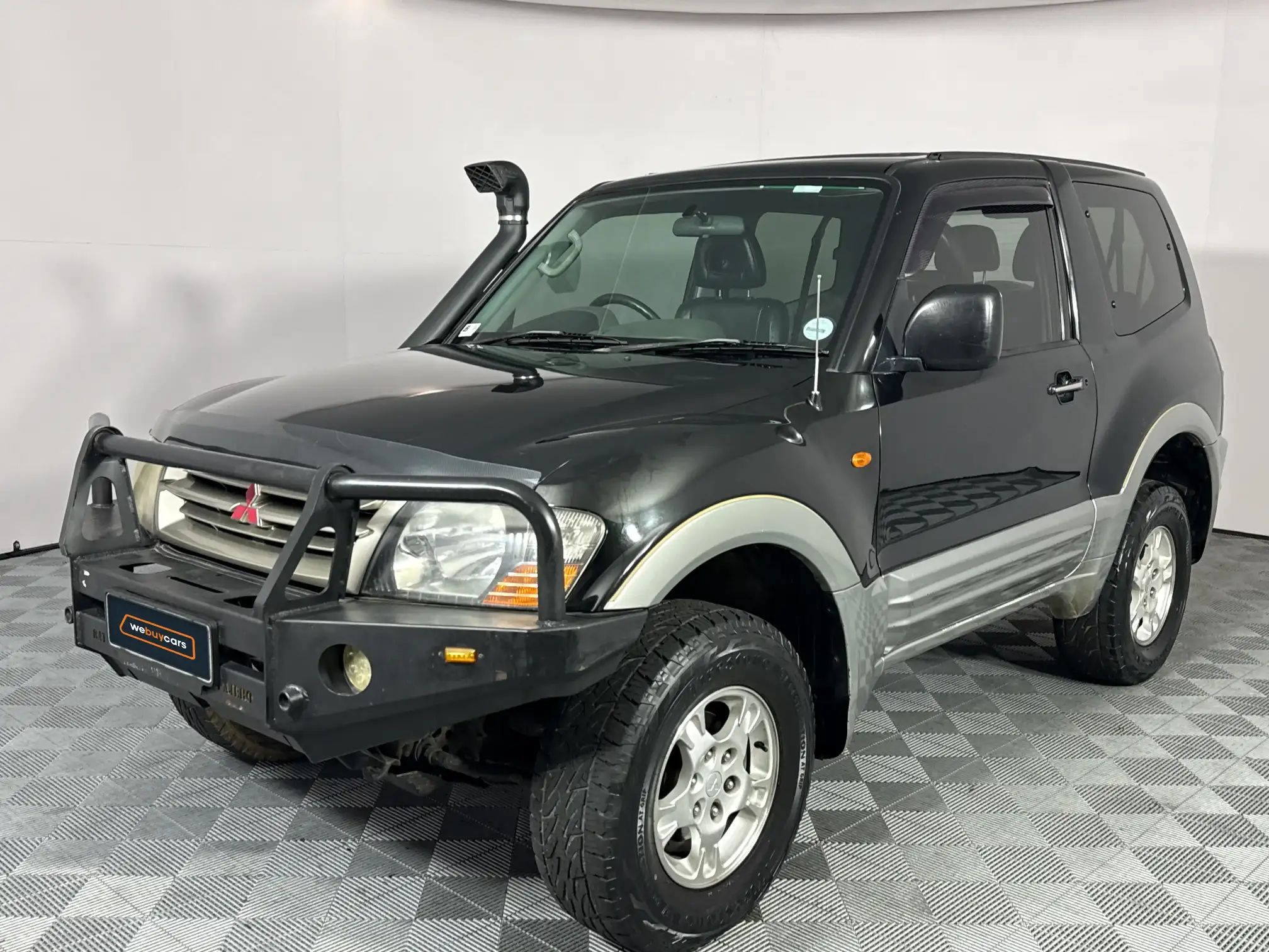 2000 Mitsubishi Pajero