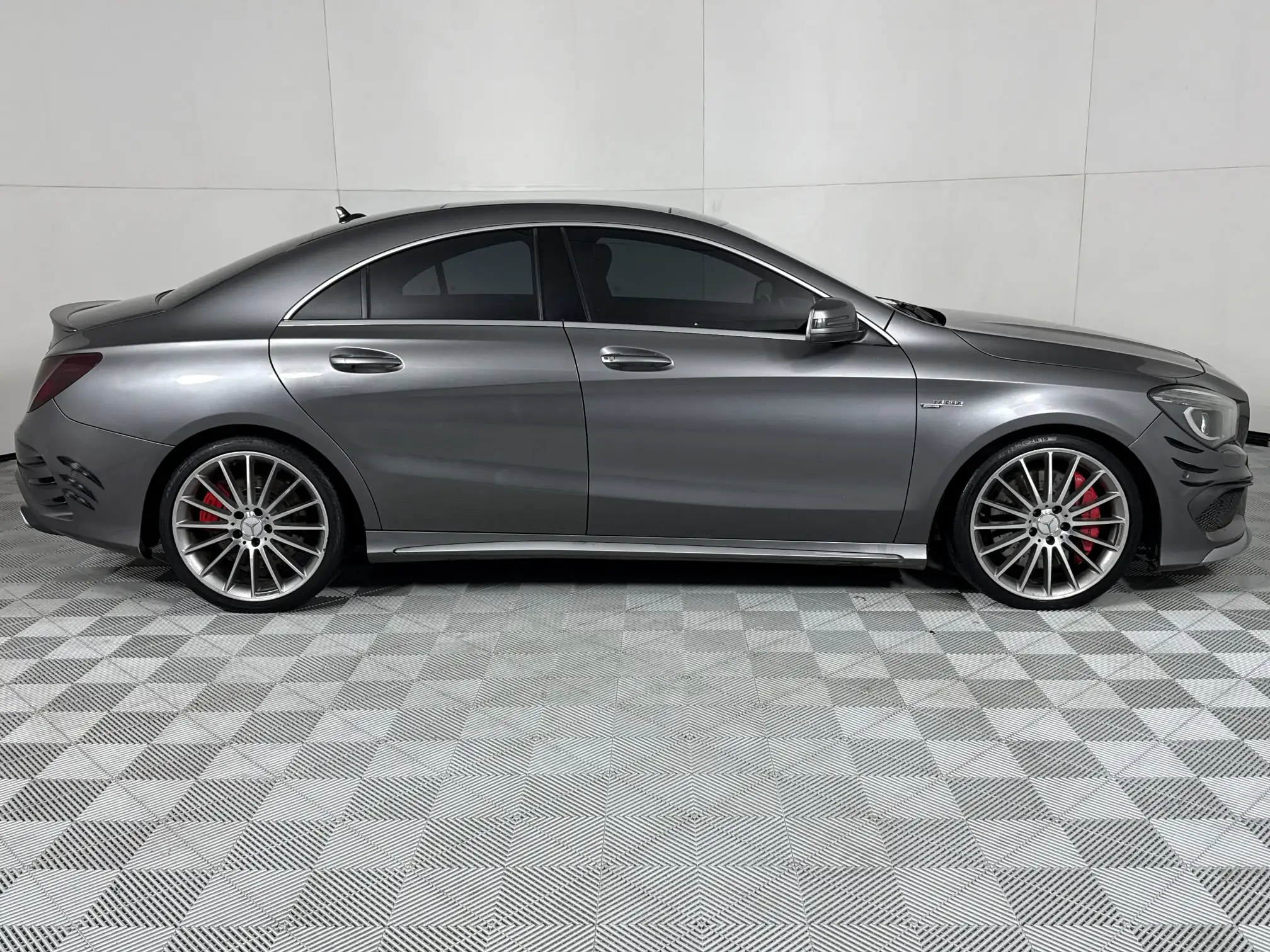 Mercedes-Benz CLA