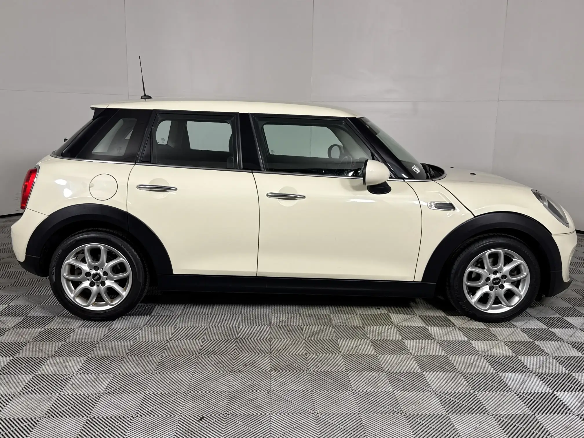 Mini Mini ONE