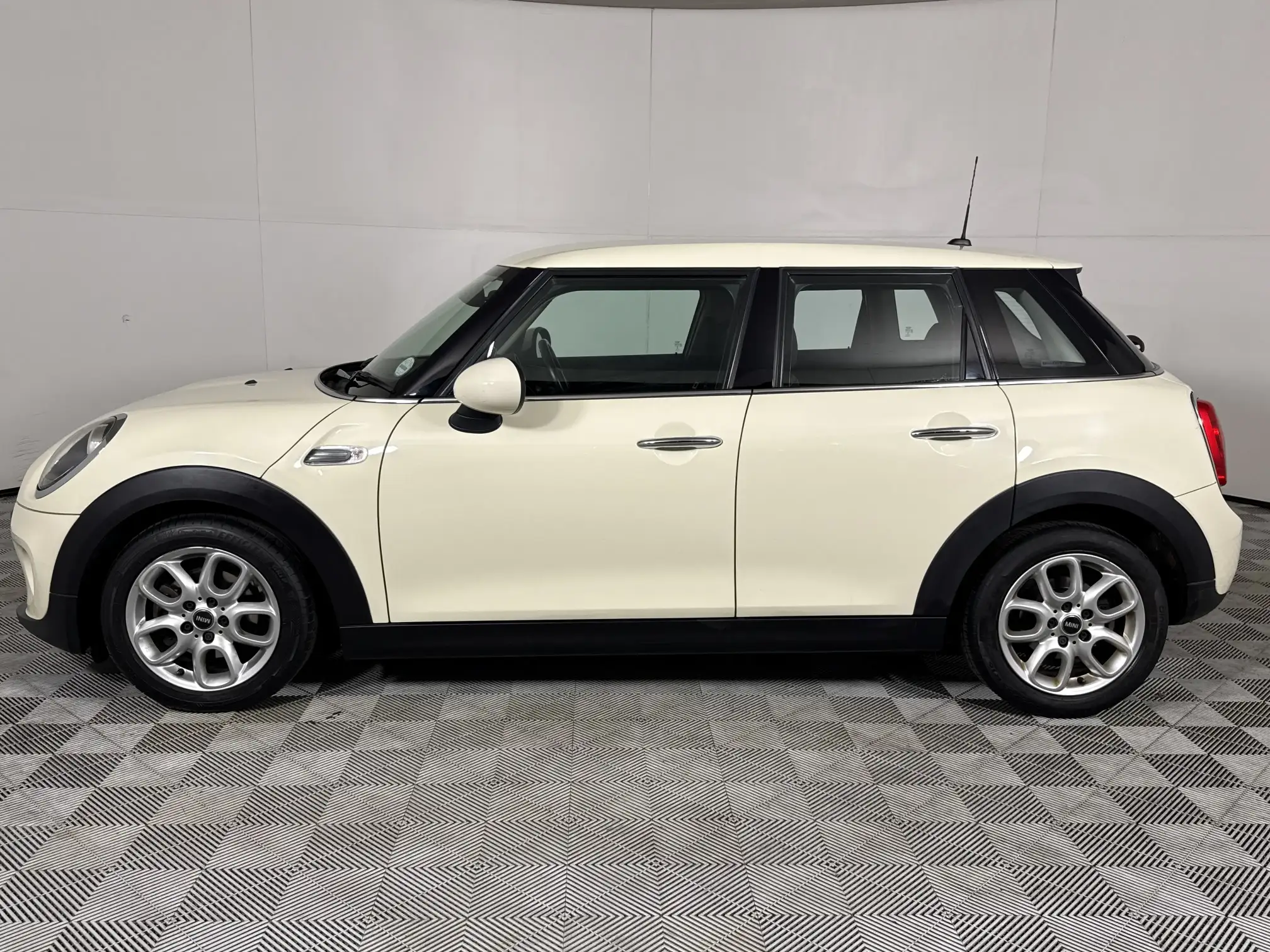 Mini Mini ONE