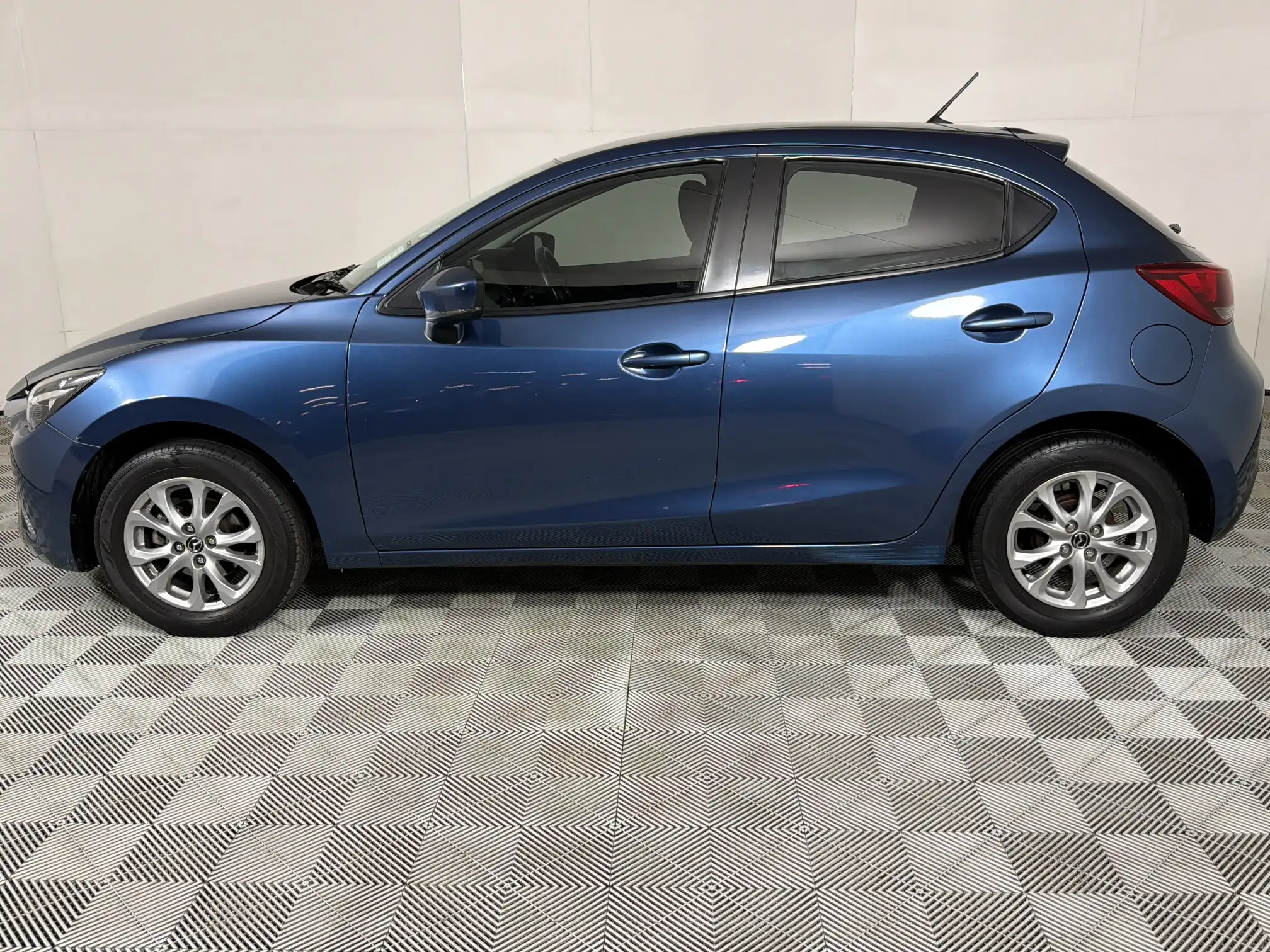 Mazda Mazda 2