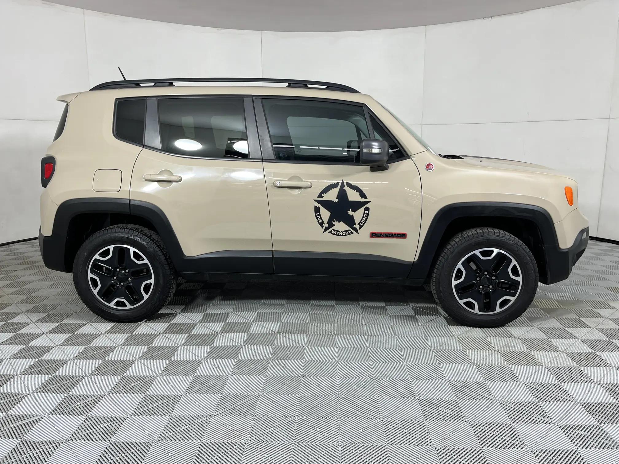 Jeep Renegade 2.4 Trailhawk Auto for sale - R 217 900 | Carfind.co.za