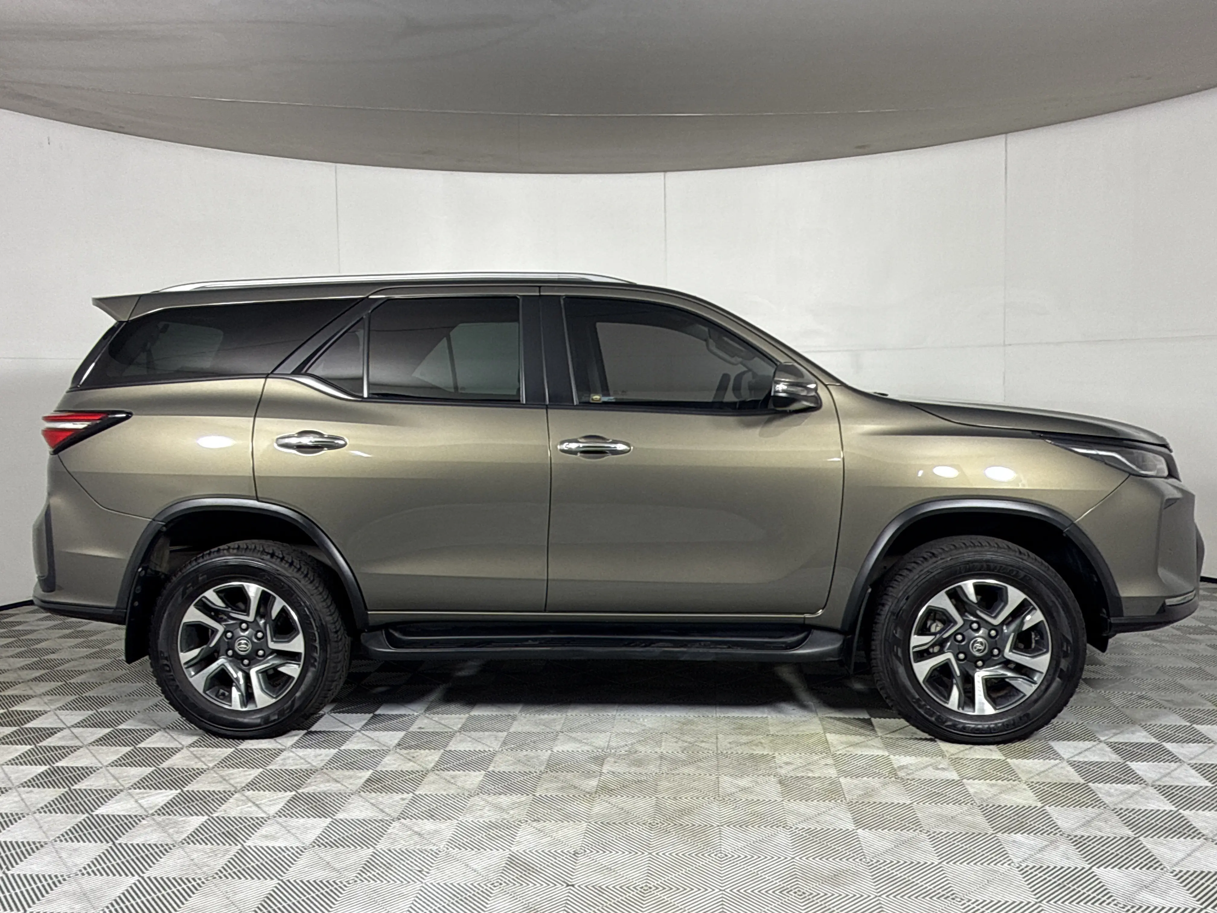 2023 Toyota Fortuner 2.4gd-6 4x4 Auto, photo 4