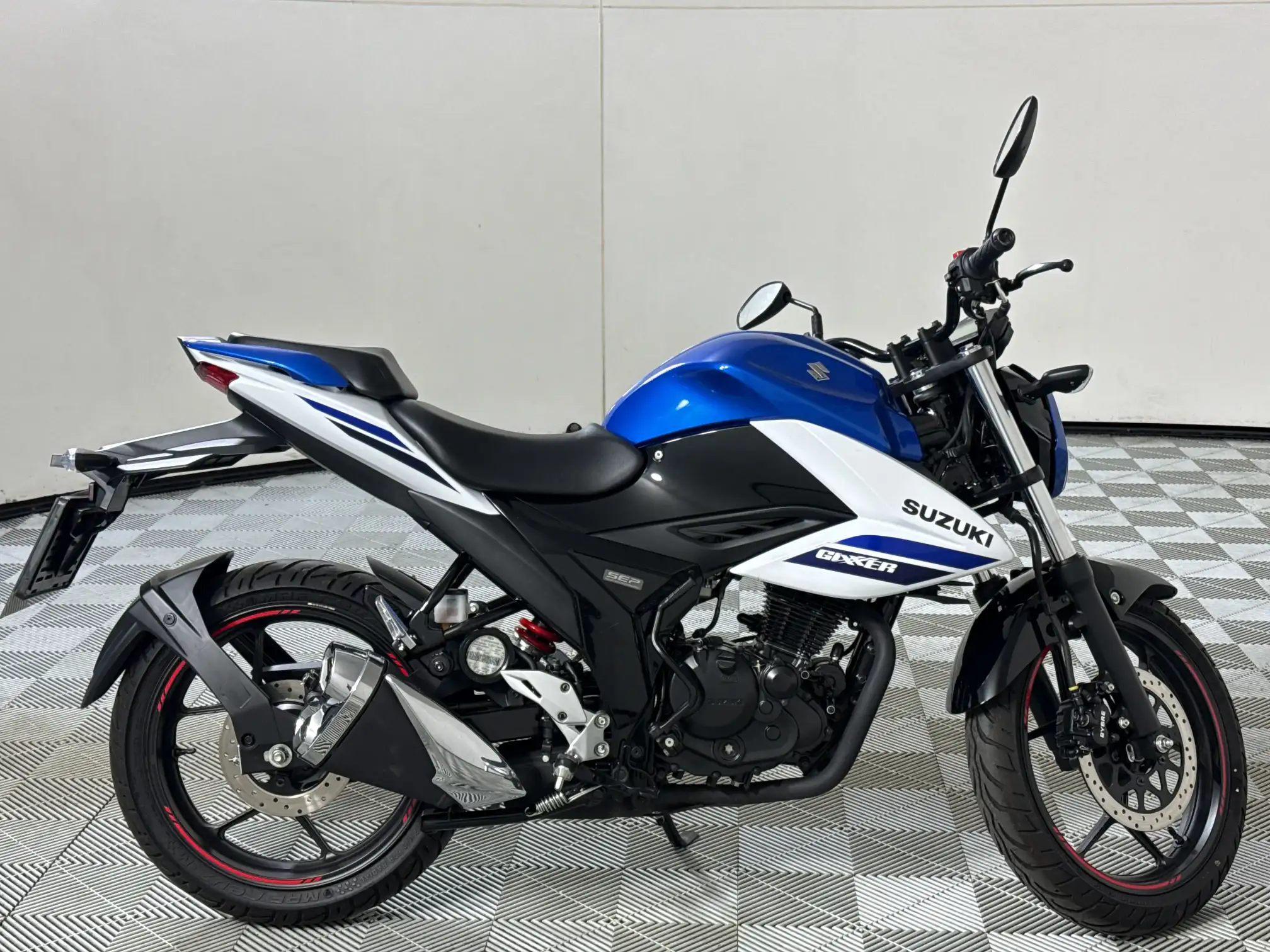 Suzuki GSX