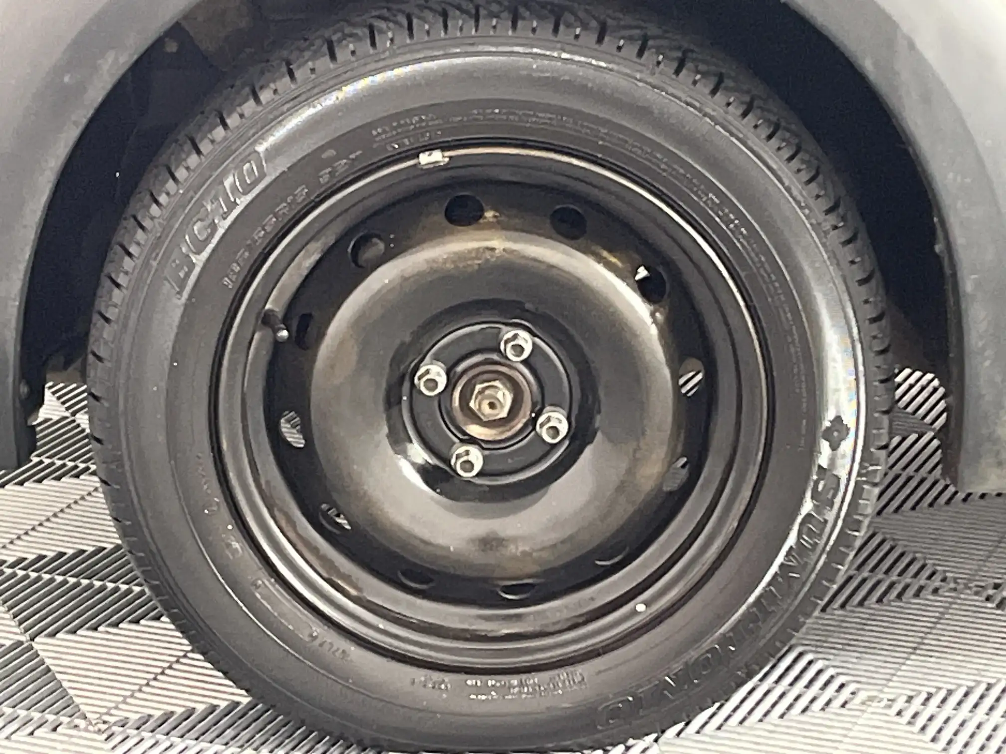 Nissan NP200
